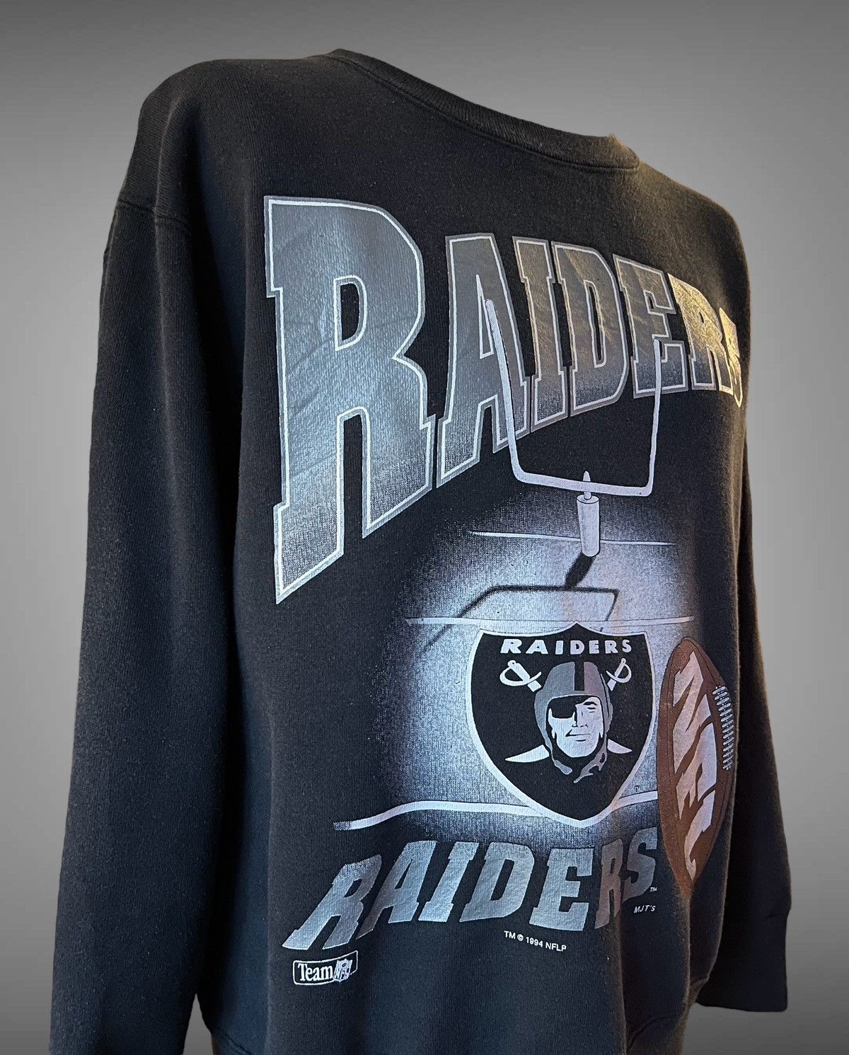 NBA × NFL × Vintage 1994 NFL Los Angeles Raiders Magic Johnson T’s sweatshirt M Size US M / EU 48-50 / 2 - 2 Thumbnail