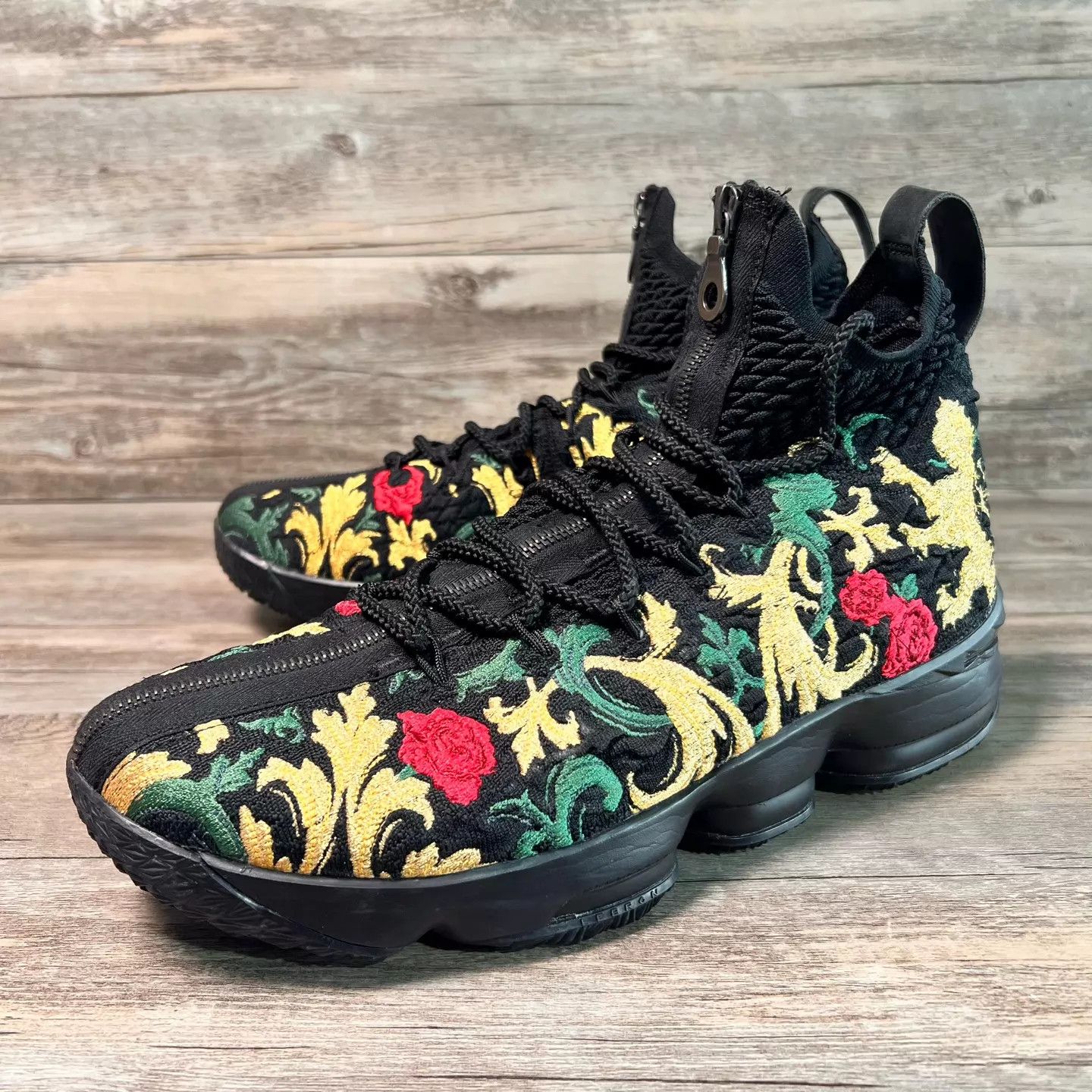 Nike Nike LeBron 15 KITH Black Gold Floral Zip 45 Size US 11 / EU 44 - 1 Thumbnail