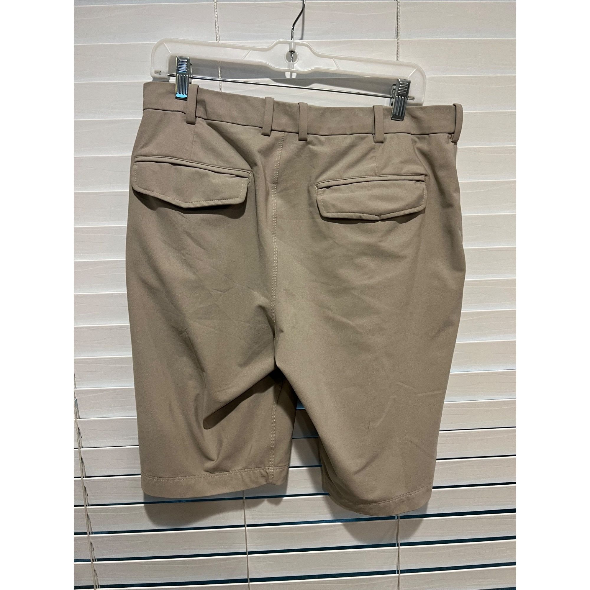 Lululemon Lululemon Mens Shorts - Size 34 Size US 34 / EU 50 - 3 Thumbnail