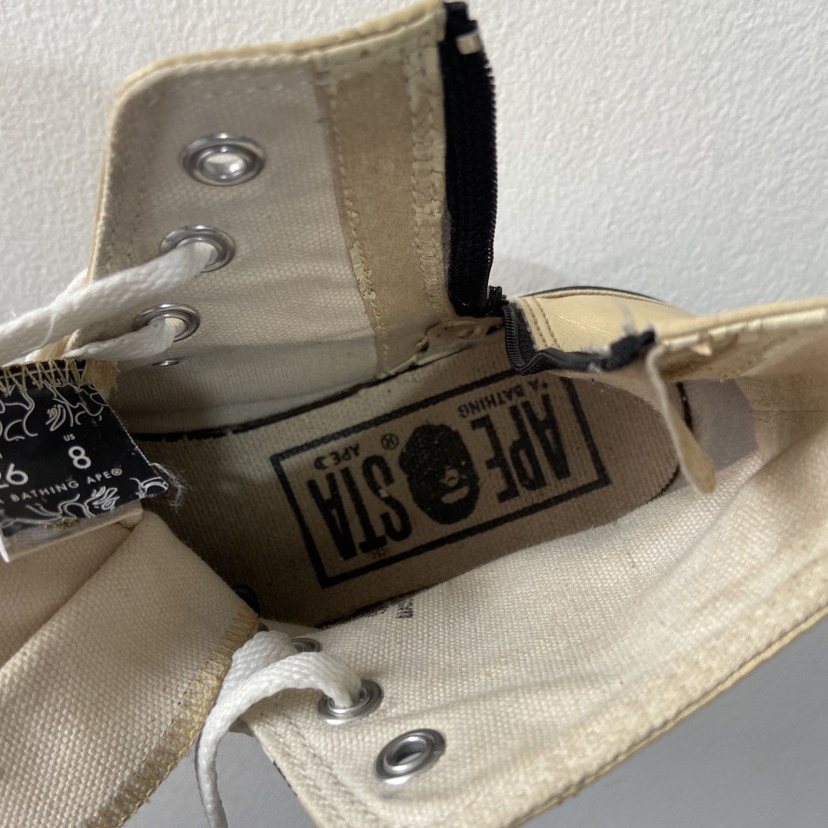 Bape Shark Apesta Hi Size US 8 / EU 41 - 23 Thumbnail