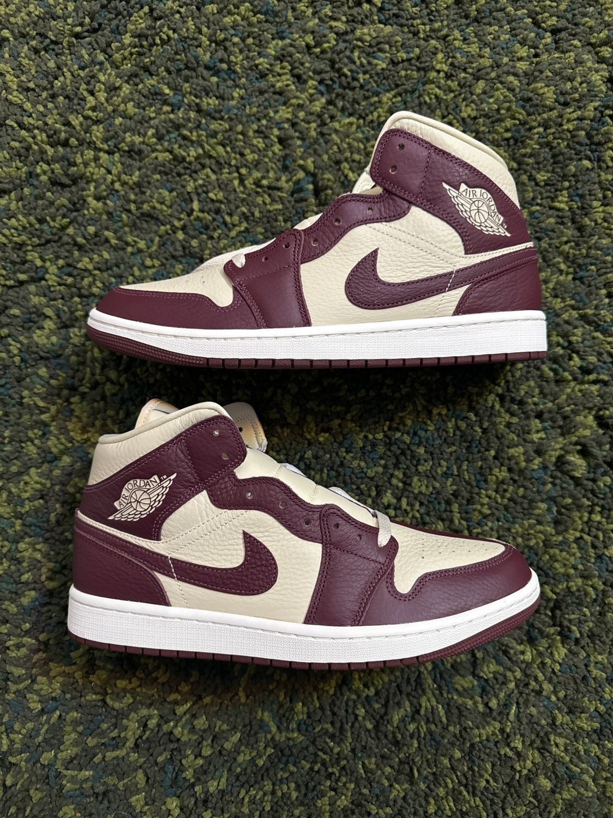 Jordan Brand × Nike Jordan 1 Mid SE Size US 12 / IT 42 - 1 Thumbnail