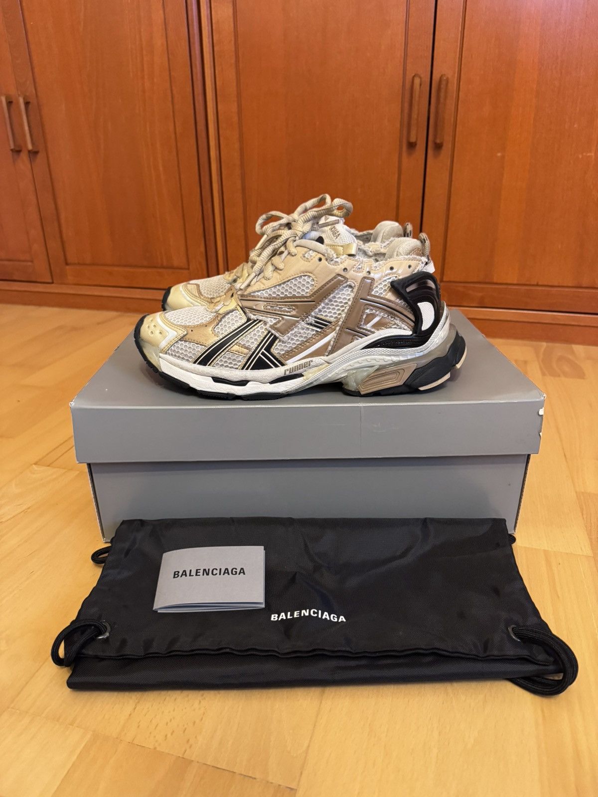 Balenciaga Balenciaga Runner Beige Size US 8 / EU 41 - 1 Thumbnail