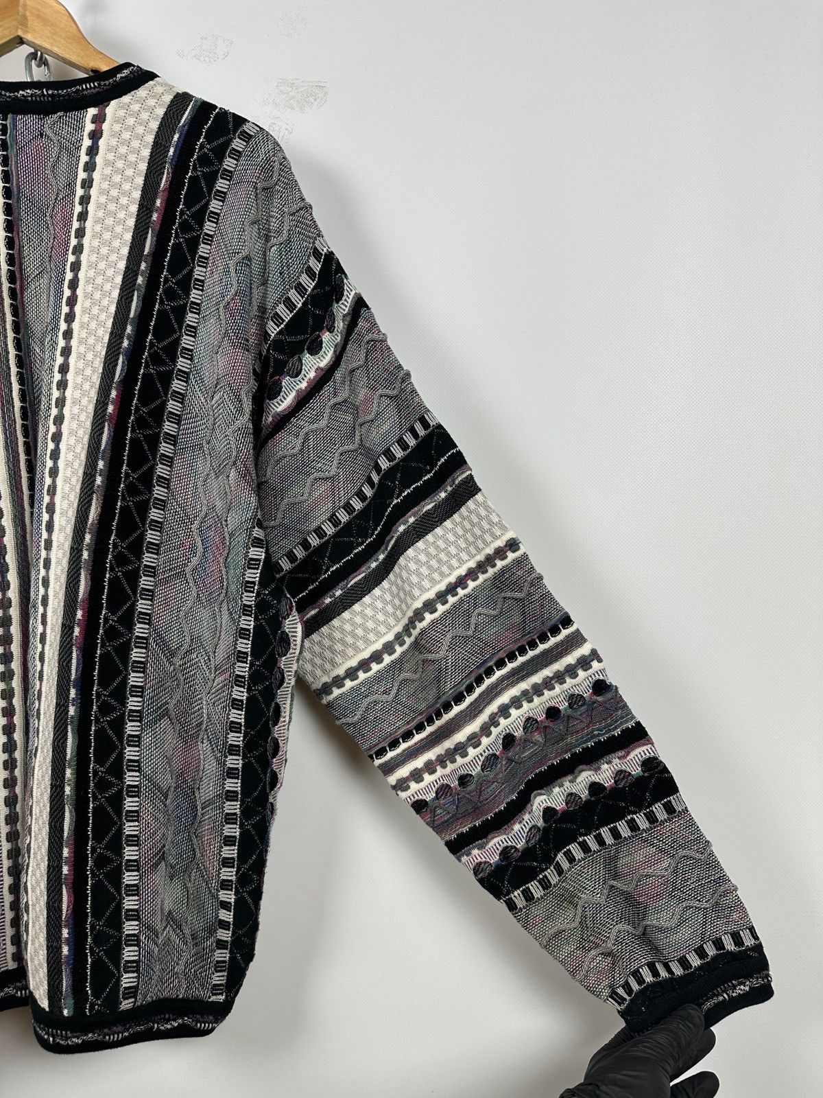 Tundra Canada Vintage Tundra Canada 3D Knit Coogi Style Sweater Size US XL / EU 56 / 4 - 18 Thumbnail