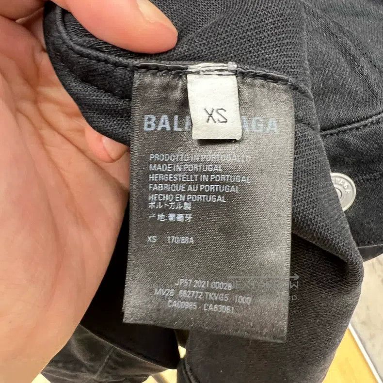 Balenciaga Balenciaga Black Washed Gradient Denim Jacket Size US XS / EU 42 / 0 - 4 Thumbnail