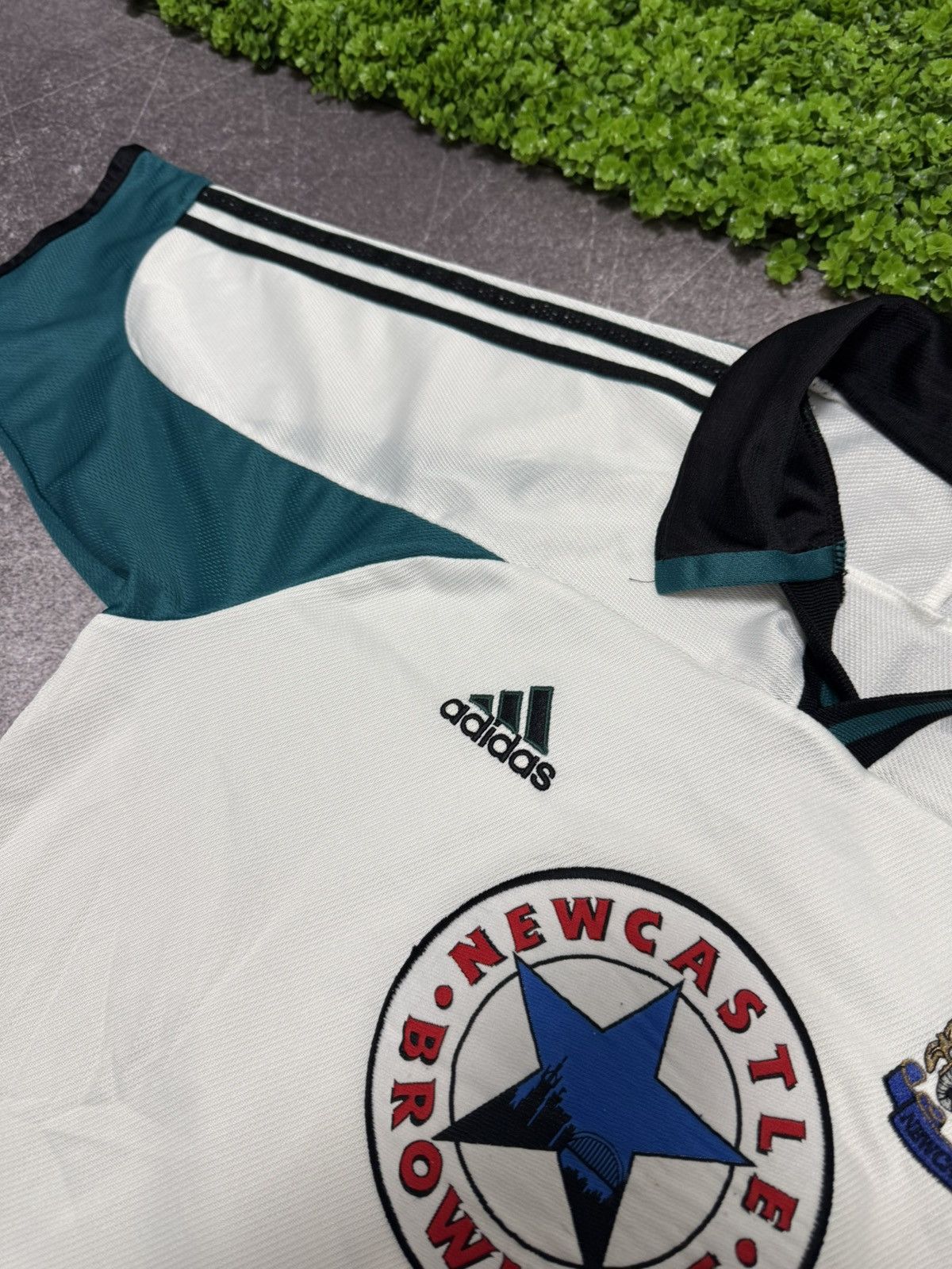 Adidas Newcastle United 1999/2000 Home Vintage Jersey Blokecore Size US S / EU 44-46 / 1 - 11 Thumbnail