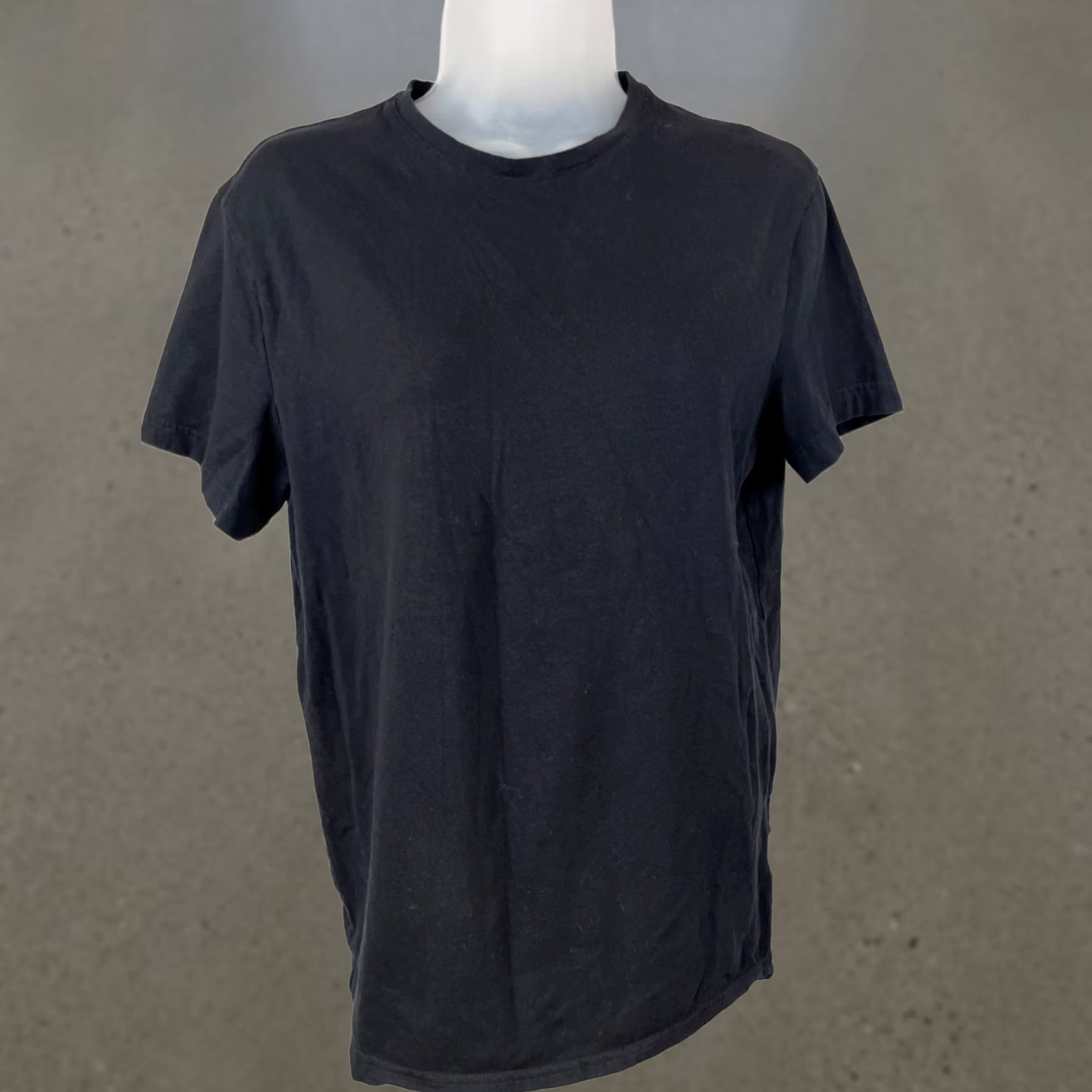 H&M H&M T-Shirt Womens M Black Cotton Blend Slim Fit Basic Crew Neck Short Sleeve Shirt Womens M Black Cotton Blend Slim Fit Basic Crew Neck Short Sleeve Size M / US 6-8 / IT 42-44 - 1 Thumbnail