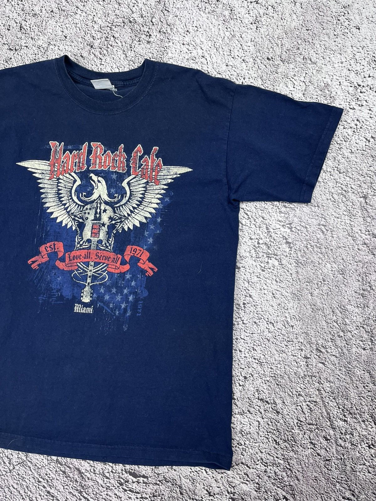 Hard Rock Cafe VINTAGE HARDROCK MIAMI GRAPHIC T SHIRT GUITAR Size US L / EU 52-54 / 3 - 3 Thumbnail