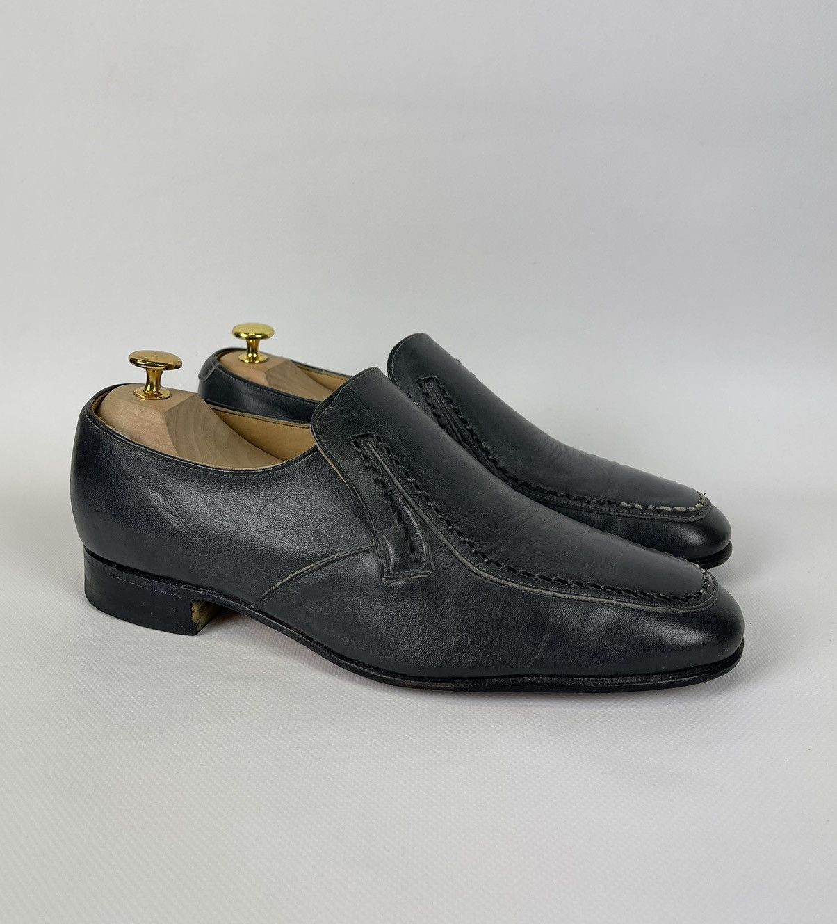 Loake Loake England Slip On Loafers Casual Leather Shoes Grey Size US 9.5 / EU 42-43 - 2 Thumbnail