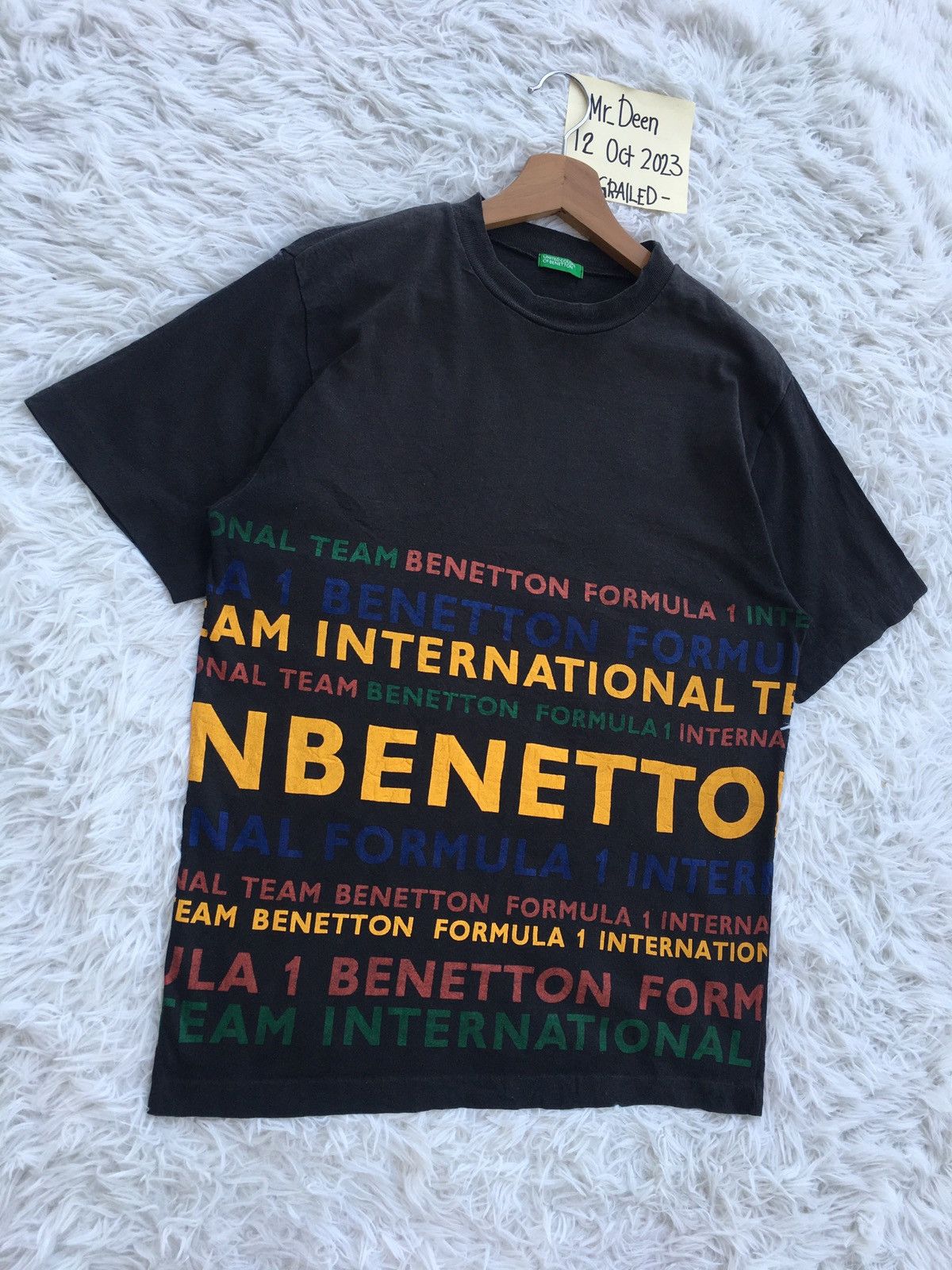 United Colors Of Benetton Rare United Colors of Benetton Spellout Tshirt Size US M / EU 48-50 / 2 - 2 Thumbnail