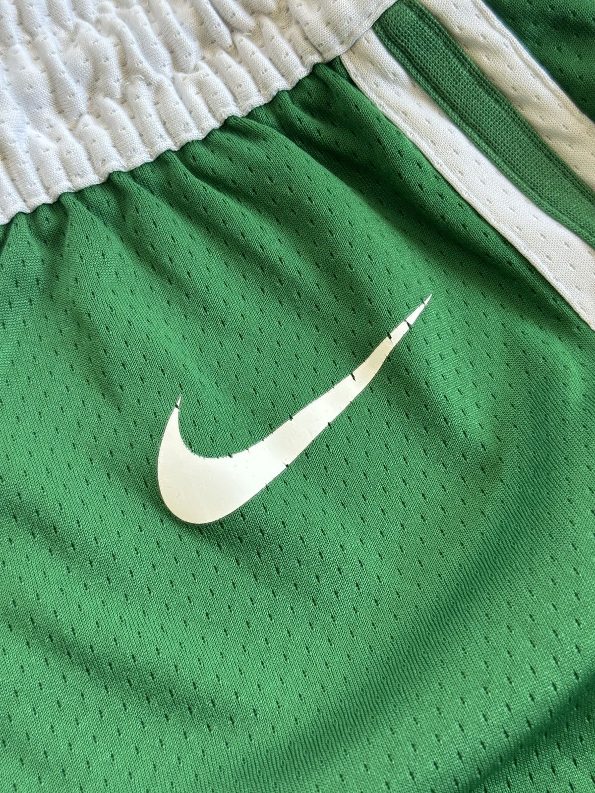 Nike Nike Boston Celtics L/size NBA green shorts 🩳 Size US 34 / EU 50 - 4 Thumbnail