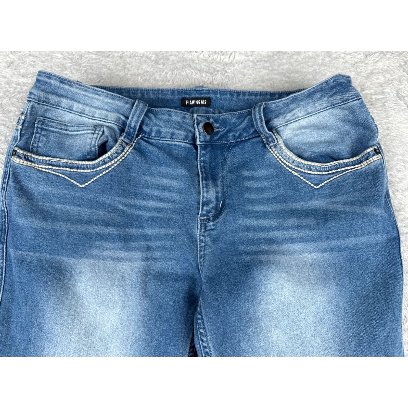 Old Navy Flamin Gals Jeans Old Navy Womens Jeans Bootcut 30x31 Blue Denim Mid Rise Cotton Blend 5-Pocket Zipper Button Stretch Regular Vintage No Size 30" / US 8 / IT 44 - 4 Thumbnail