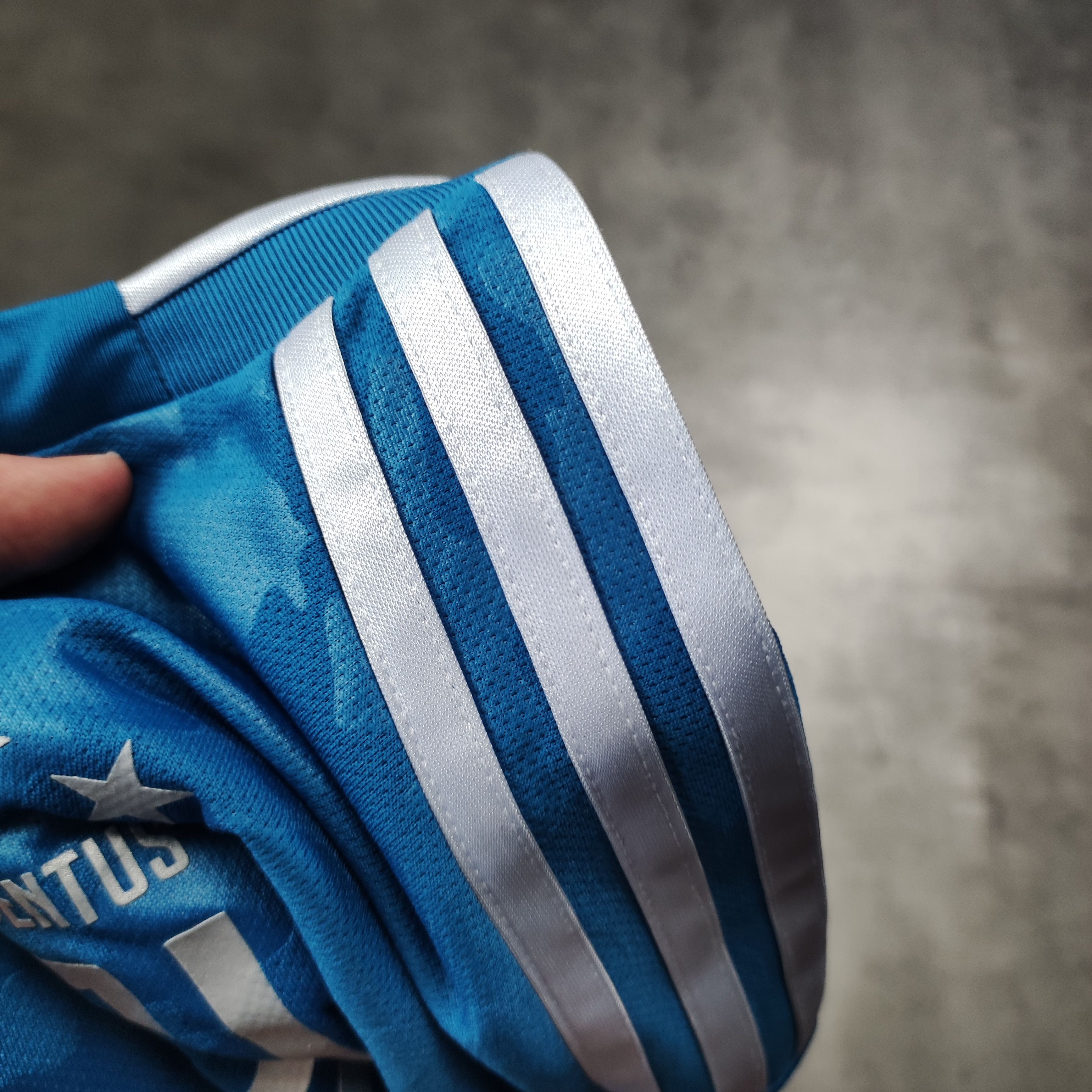 Adidas RARE #8 Ramsey Juventus FC Away Match Adidas Jersey Size US L / EU 52-54 / 3 - 7 Thumbnail