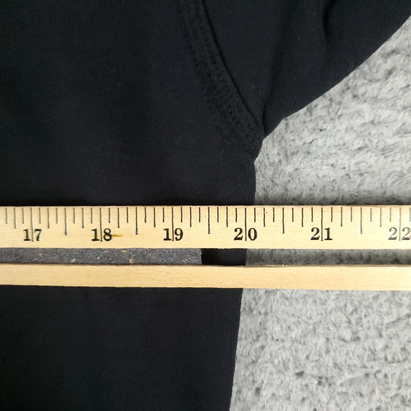 Champion Champion Black Hoodie Pullover Mens Small Regular Fit Sweatshirt Size US S / EU 44-46 / 1 - 7 Thumbnail