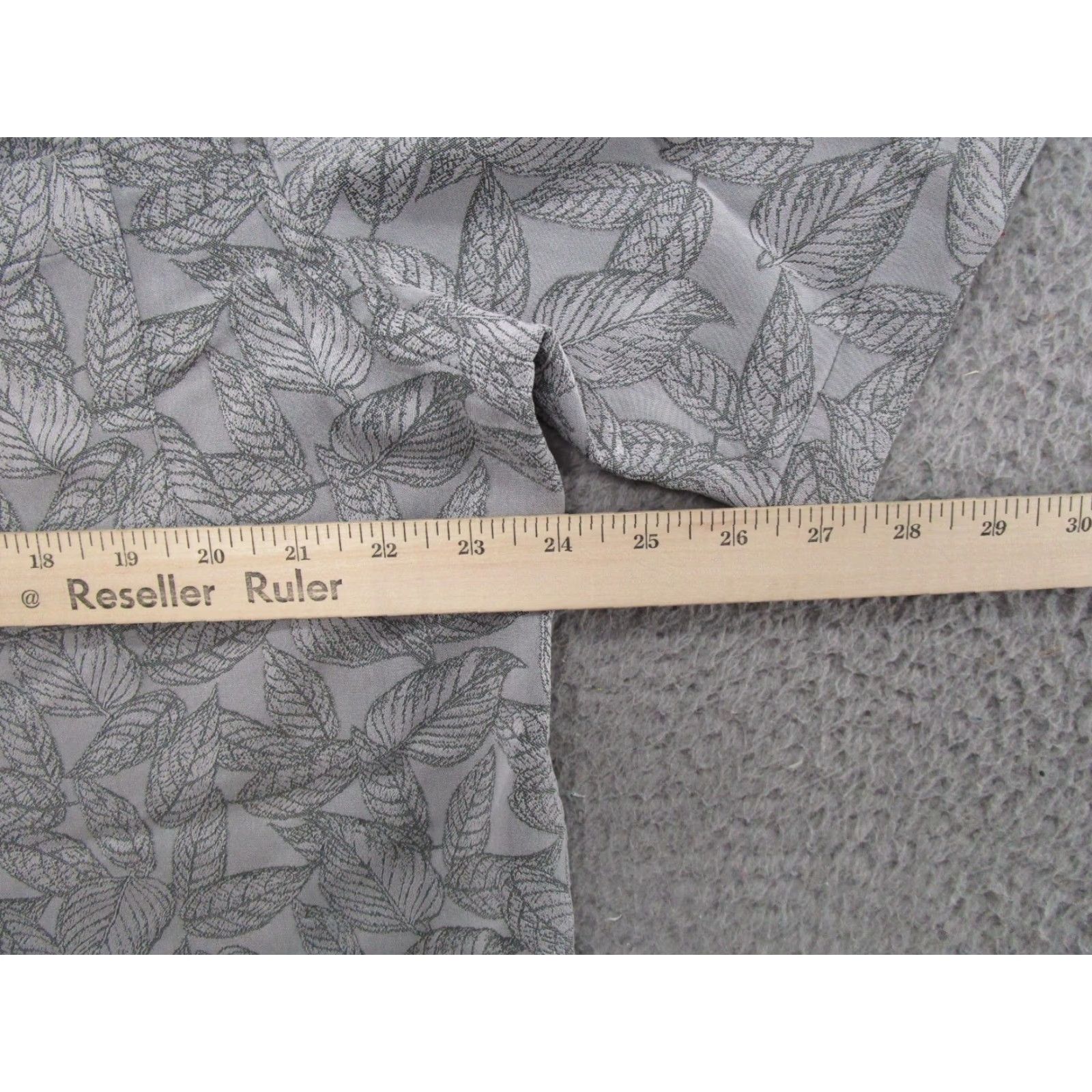 Roundtree & Yorke Roundtree & Yorke Leaf Print Square Tail Button Shirt Mens SZ L Modal Blend NEW Size US L / EU 52-54 / 3 - 7 Thumbnail