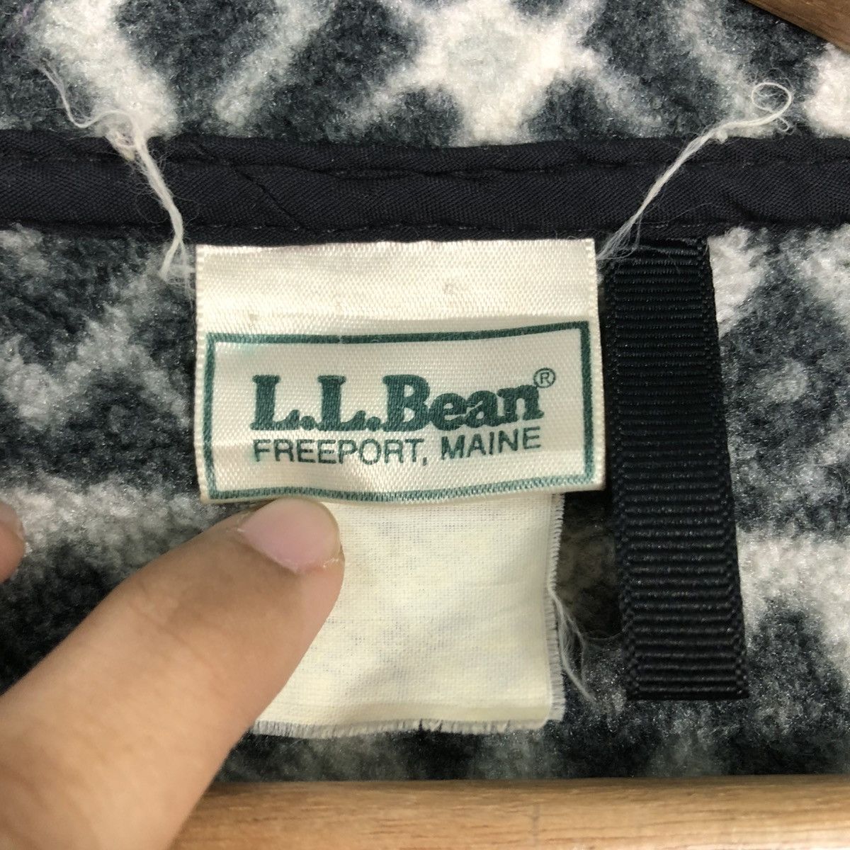 L.L. Bean 🔥VINTAGE ZIPPER FLEECE JACKET L.L.BEAN FREEPORT NAVAJO AZTEC Size US M / EU 48-50 / 2 - 20 Thumbnail