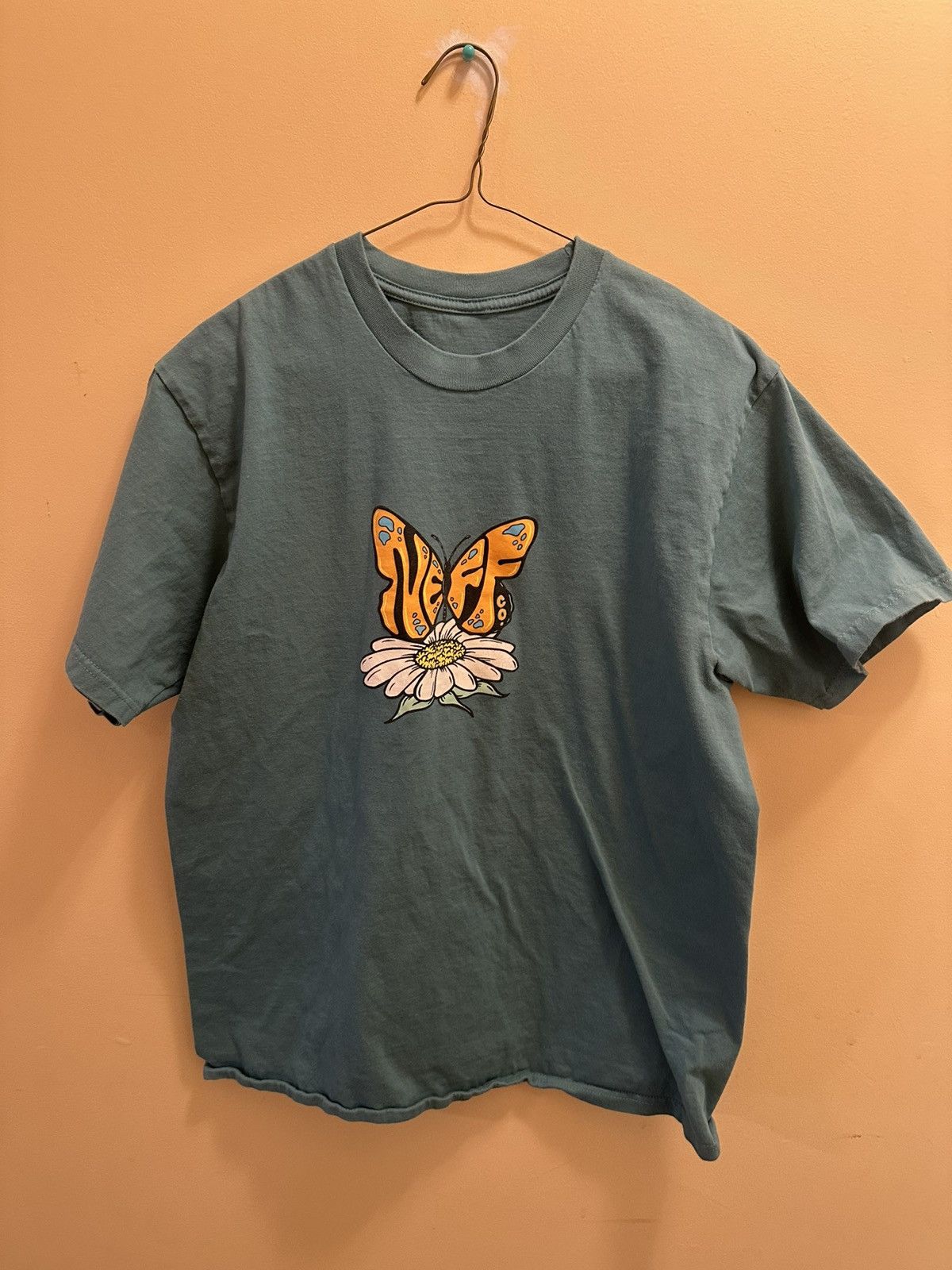 NEFF Neff Butterfly logo tee Size US L / EU 52-54 / 3 - 1 Thumbnail