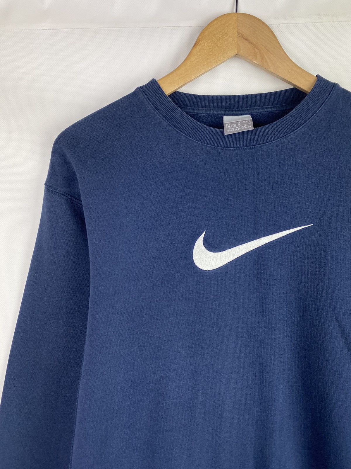 Nike × Vintage Nike vintage Y2K big swoosh sweatshirt fits ladies xl Size XL / US 12-14 / IT 48-50 - 5 Thumbnail