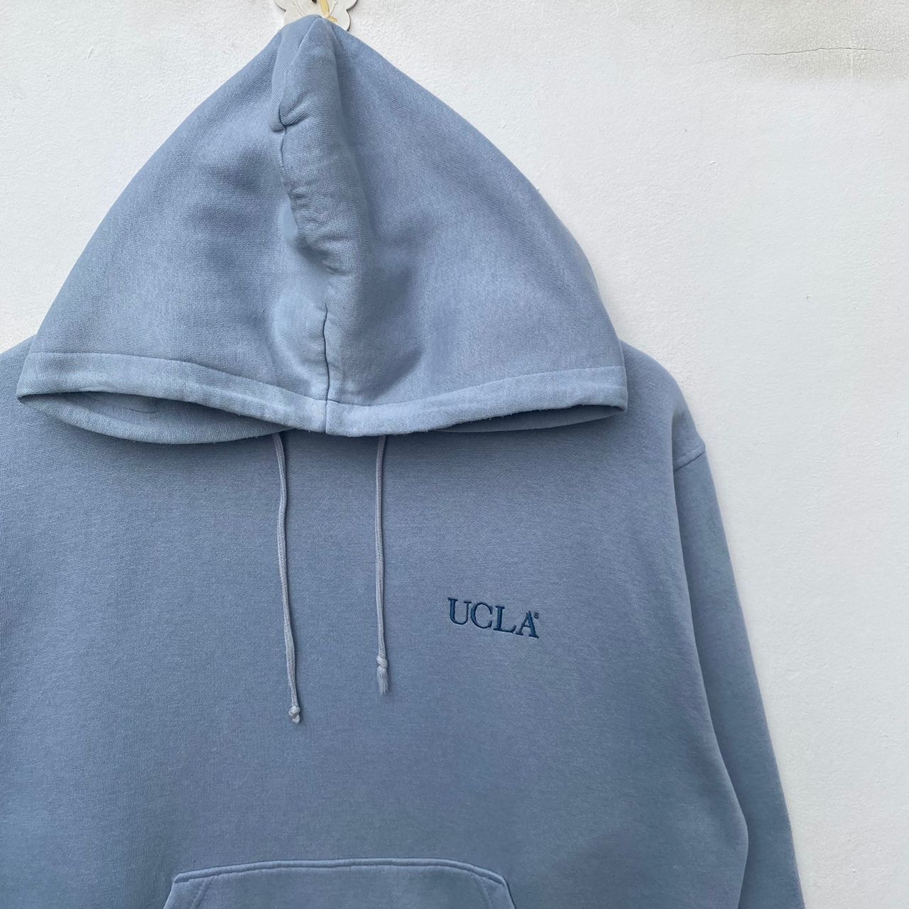Vintage VINTAGE UCLA BRUINS HOODIE MEDIUM PULLOVER Size US M / EU 48-50 / 2 - 3 Thumbnail