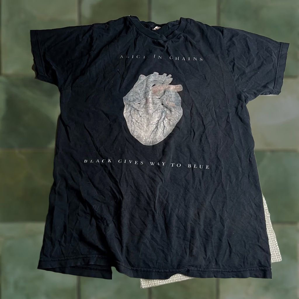 Vintage VINTAGE Alice In Chains Black Gives Way To Blue 2010 Tour Shirt Black Graphic Tee S Mens Size US S / EU 44-46 / 1 - 1 Thumbnail