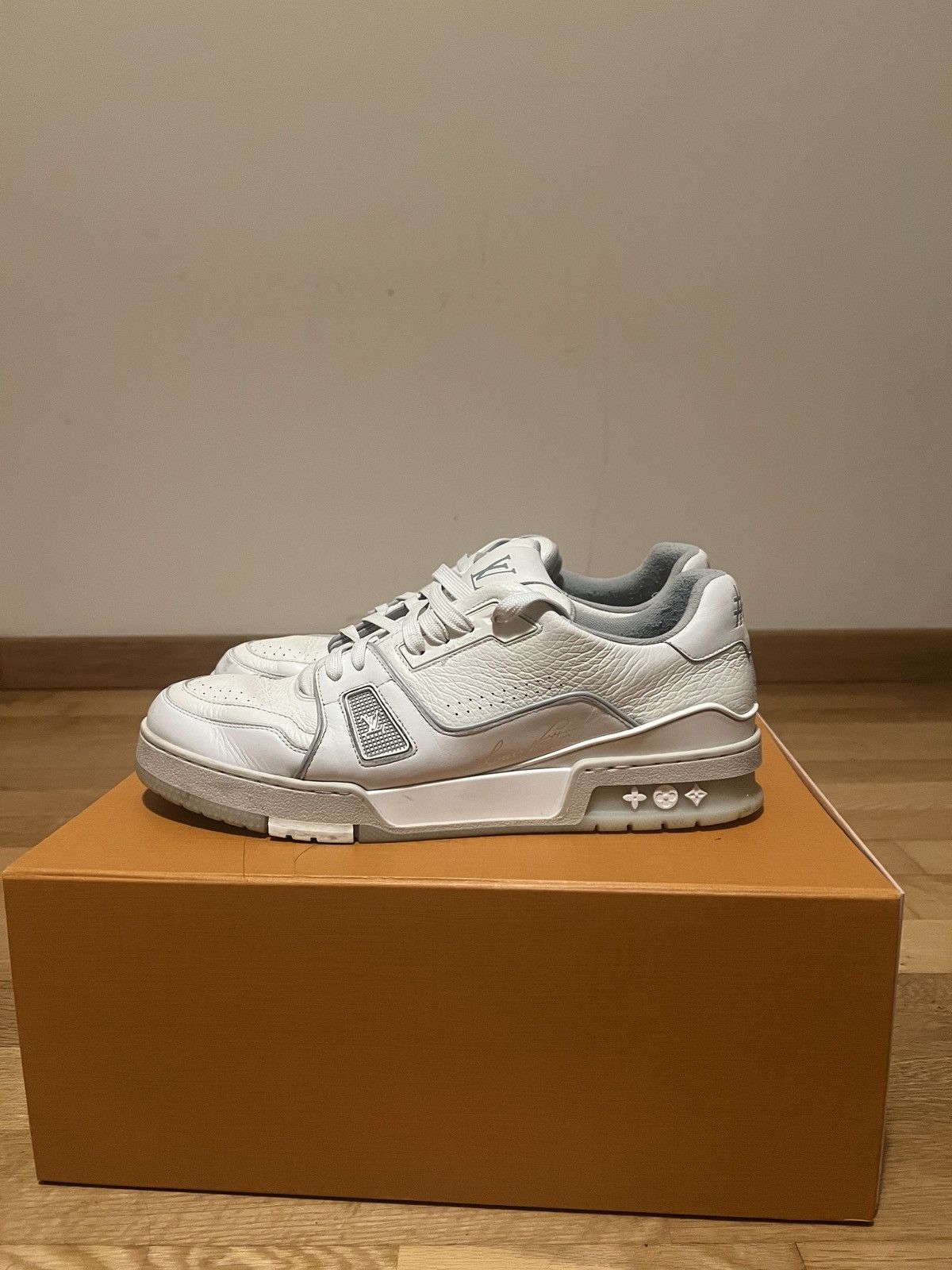 Louis Vuitton LV Sneaker Size US 10 / EU 43 - 1 Thumbnail