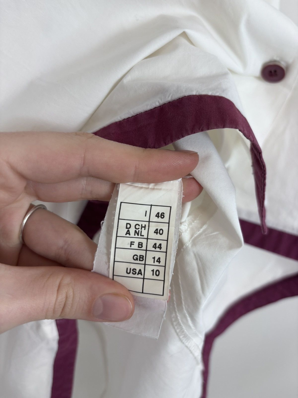 Gianfranco Ferre Vintage Gianfranco Ferre Women’s White Short Sleeve Shirt Size L / US 10 / IT 46 - 14 Thumbnail