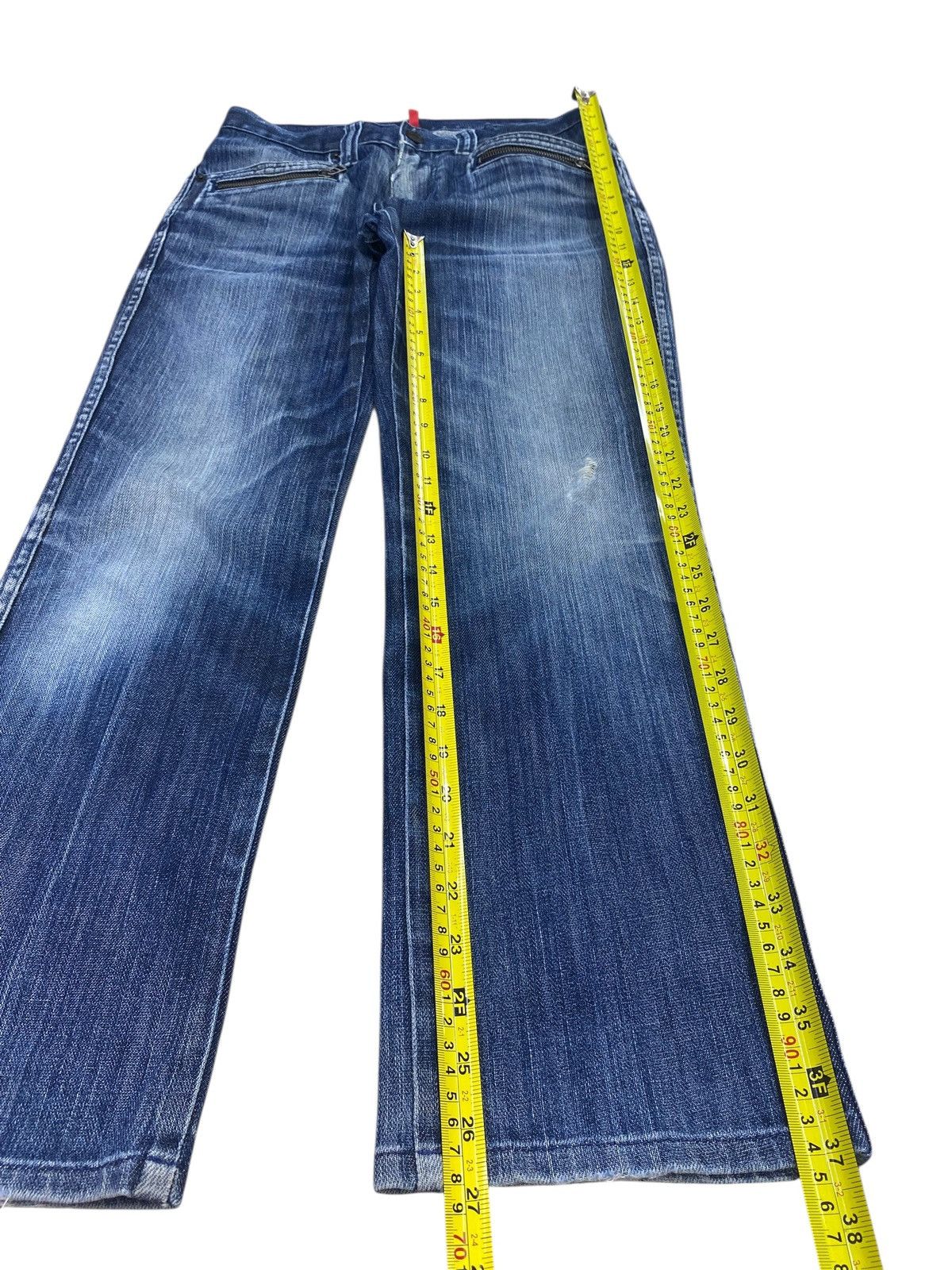 Uniqlo Uniqlo Blue Faded Wash Style Whiskers Jeans Size US 28 / EU 44 - 7 Thumbnail