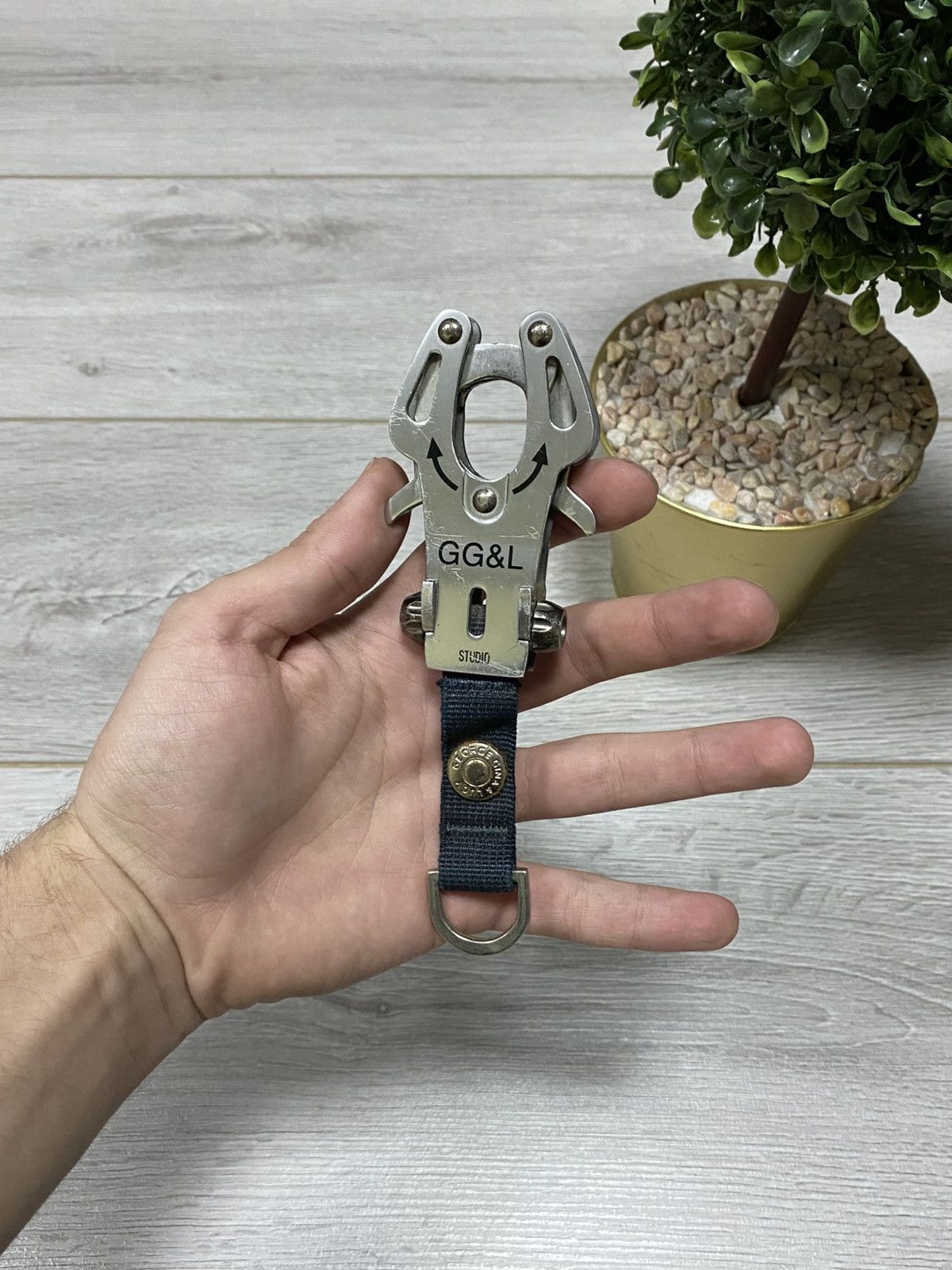 GG&L ALYX style vintage metallic carabiner