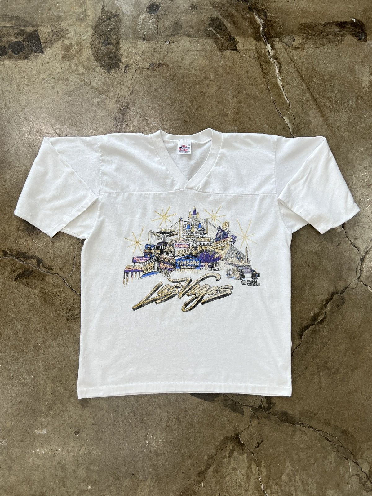 Vintage Vintage Las Vegas MGM Grand Single Stitch V-neck Tee XL Size US XL / EU 56 / 4 - 2 Thumbnail