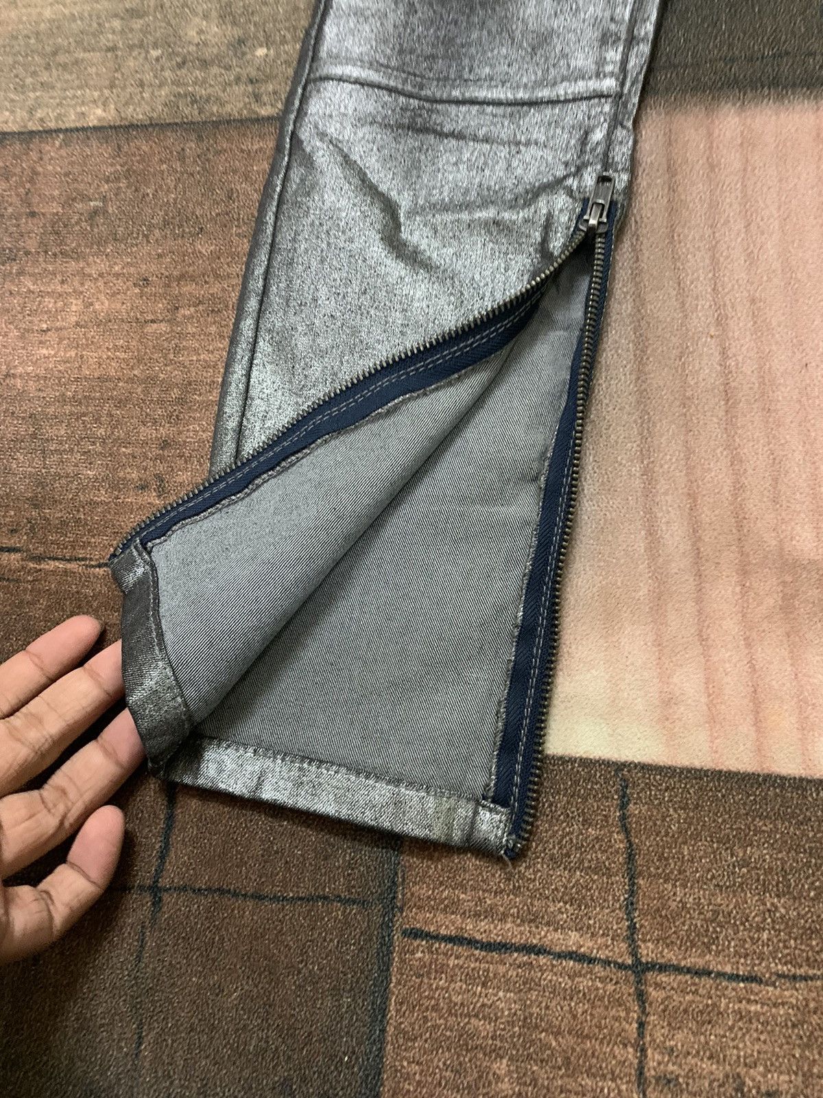 BCBGeneration CRAZY gun metal y2k pant waxed style with zipper leg Size US 28 / EU 44 - 15 Thumbnail