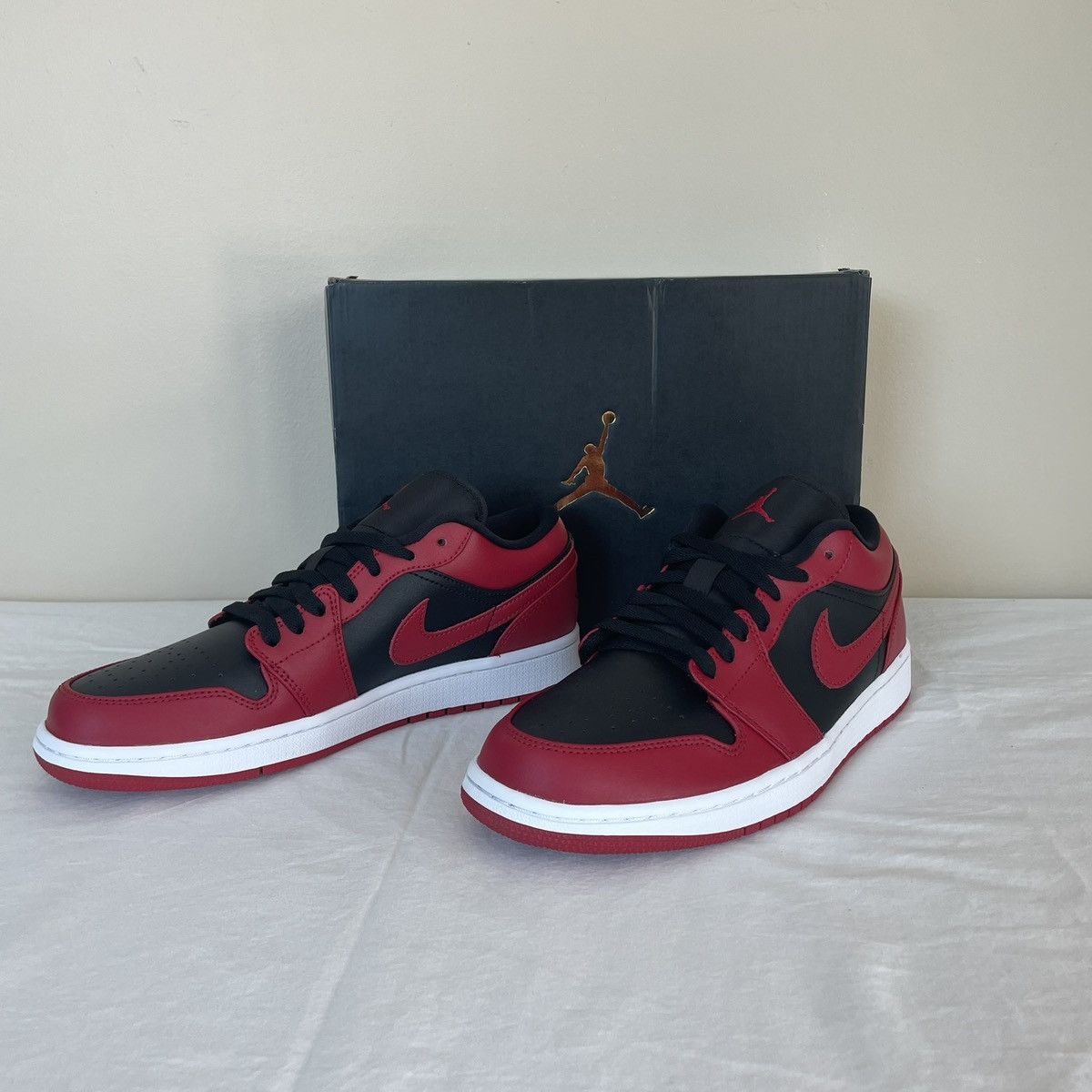 Jordan Brand × Nike Nike Air Jordan 1 Low Reverse Bred Mens Size 8.5 553558-606 Size US 8.5 / EU 41-42 - 5 Thumbnail