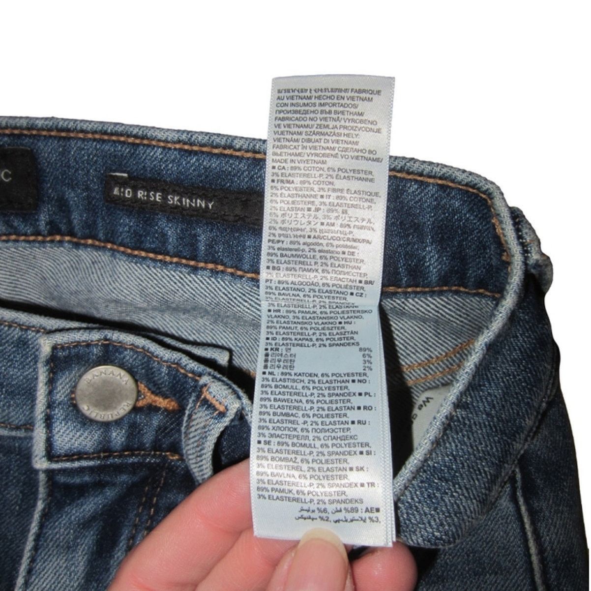 Banana Republic Y2K Minimalist Light Wash Skinny Jeans Banana Republic Size 25" / US 0 / IT 36 - 5 Thumbnail