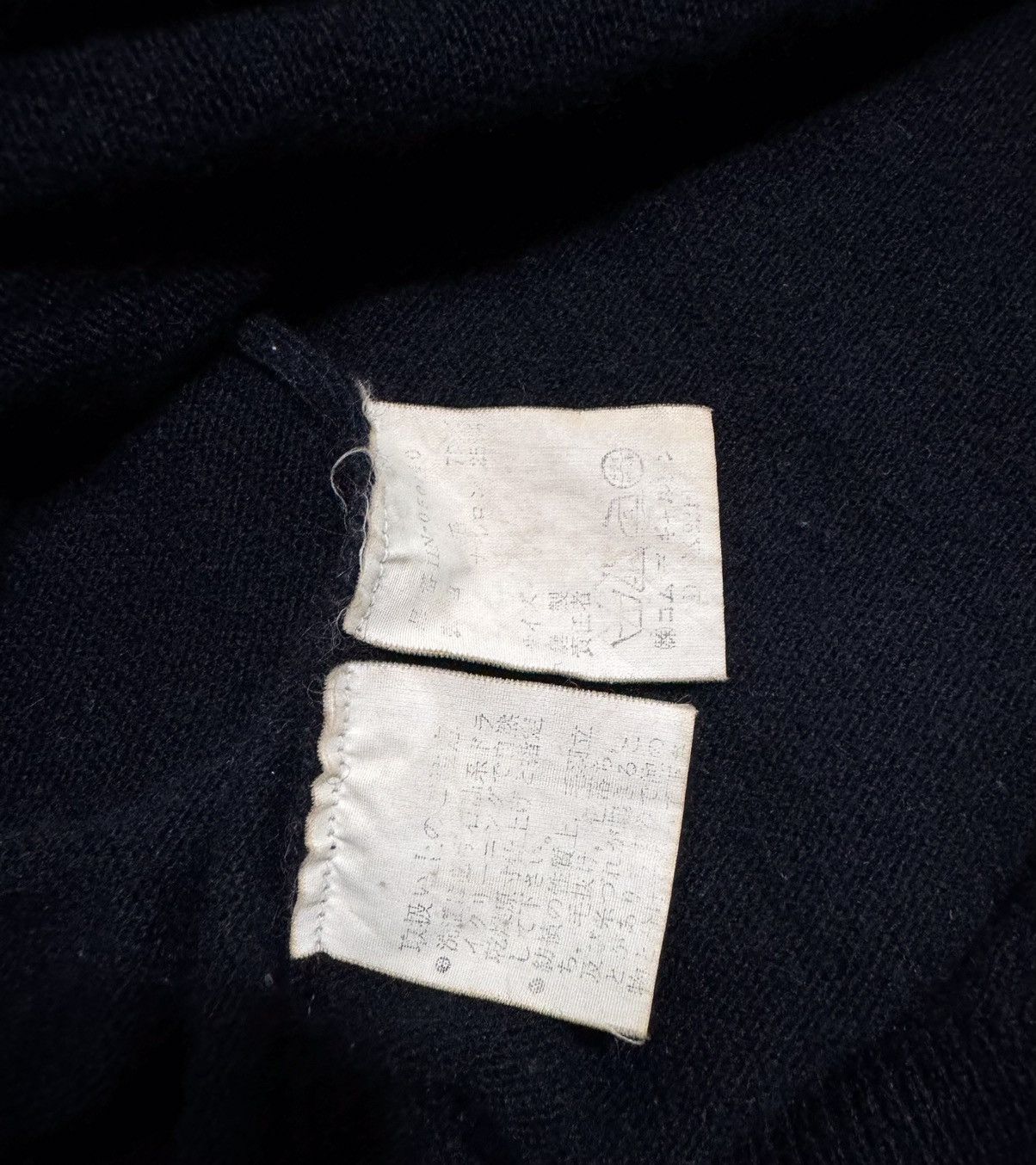 Comme des Garcons Homme Destroyed Knit Size US L / EU 52-54 / 3 - 9 Thumbnail