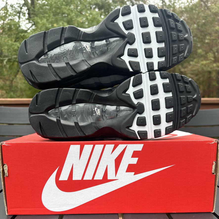 Nike Nike Air Max 95 Custom Tour Yellow - Yellow/Black Size 10 Size US 10 / EU 43 - 11 Thumbnail