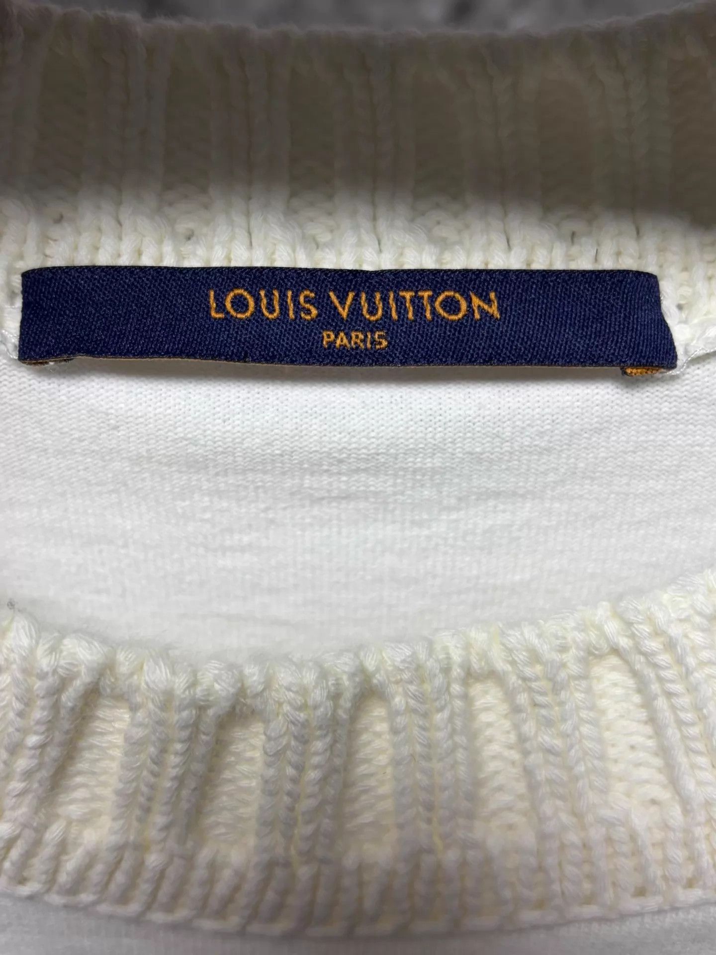Louis Vuitton LV White Red Embroidered Short-Sleeve T-Shirt XL Size US XL / EU 56 / 4 - 3 Thumbnail