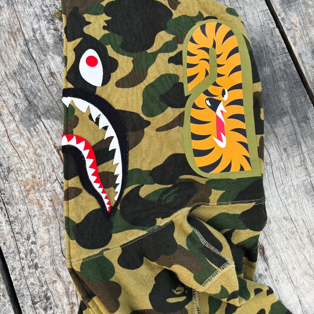 Bape × Nigo 1st Camo Shark Full Zip Hoodie Size XS / US 0-2 / IT 36-38 - 7 Thumbnail