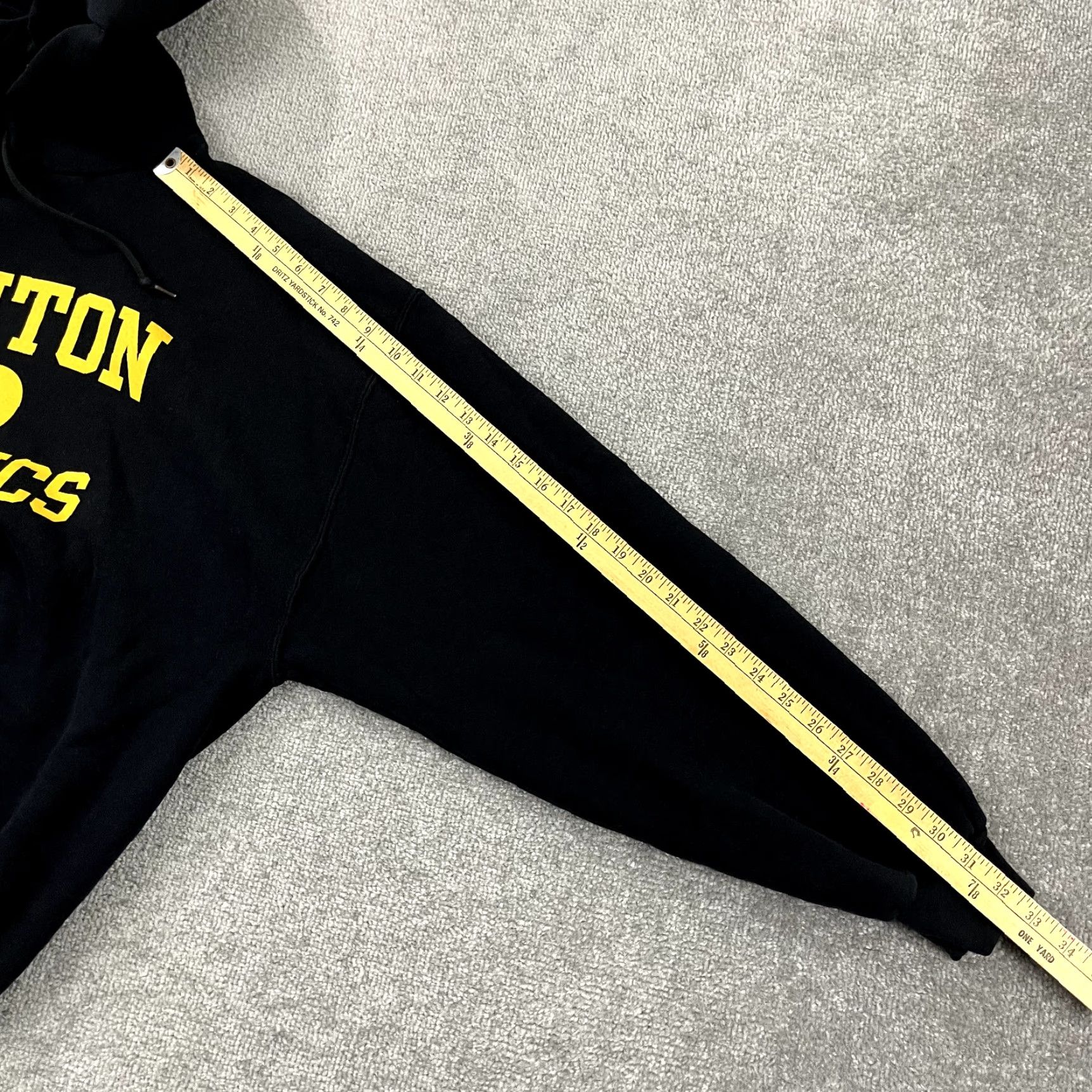 Russell Athletic VINTAGE Russell Athletic Hoodie Mens 2XL Black 90s Retro Pullover Sweatshirt, Graphic Print, Hooded with Pockets, Classic Fit, School Athletic Size US XXL / EU 58 / 5 - 7 Thumbnail
