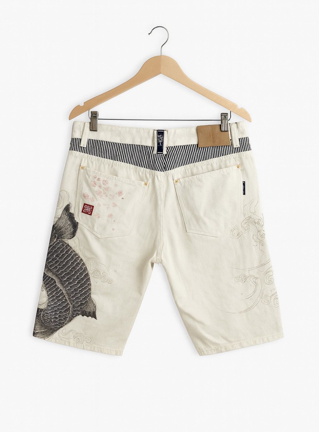 Japanese Brand Namitatsu Japanese Embroidered Koi Fish White Denim Shorts Size US 31 - 2 Thumbnail