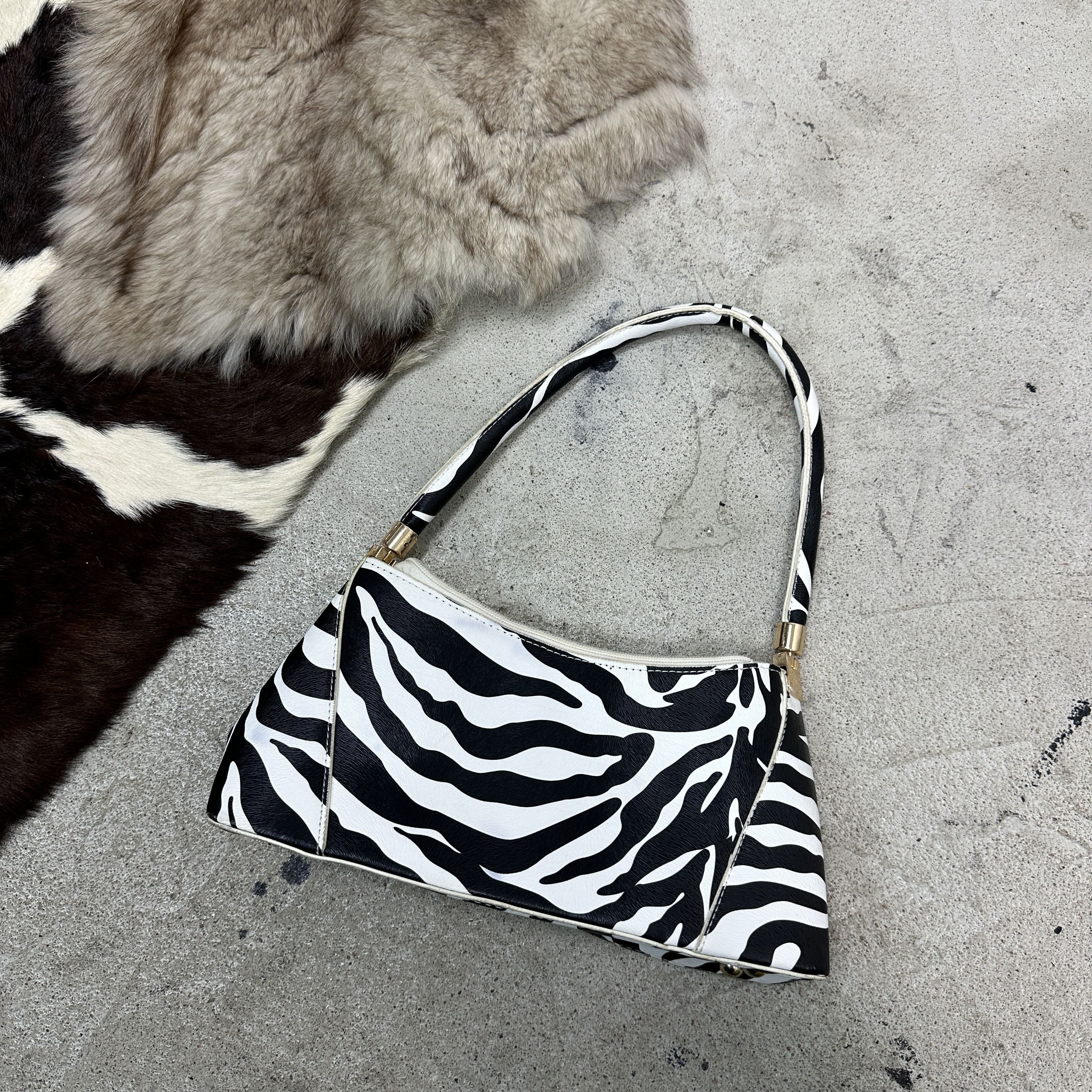 Vintage Vintage Mini Baguette Zebra Print Shoulder Bag Y2K Size ONE SIZE - 2 Thumbnail