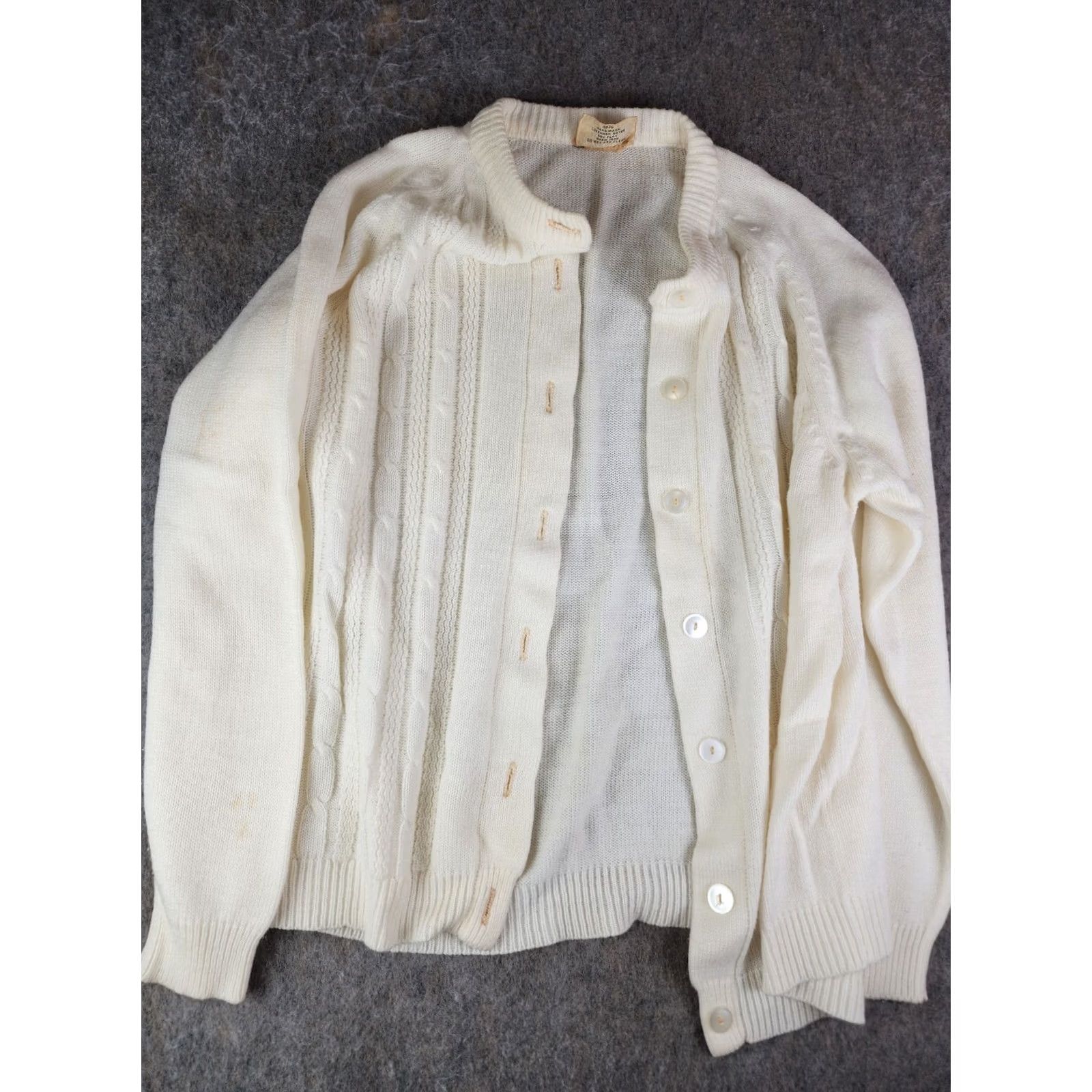 Vintage VINTAGE Kmart Womens Sweater Cardigan Cable-Knit Button Size 46 Ivory Distressed Size L / US 10 / IT 46 - 2 Thumbnail