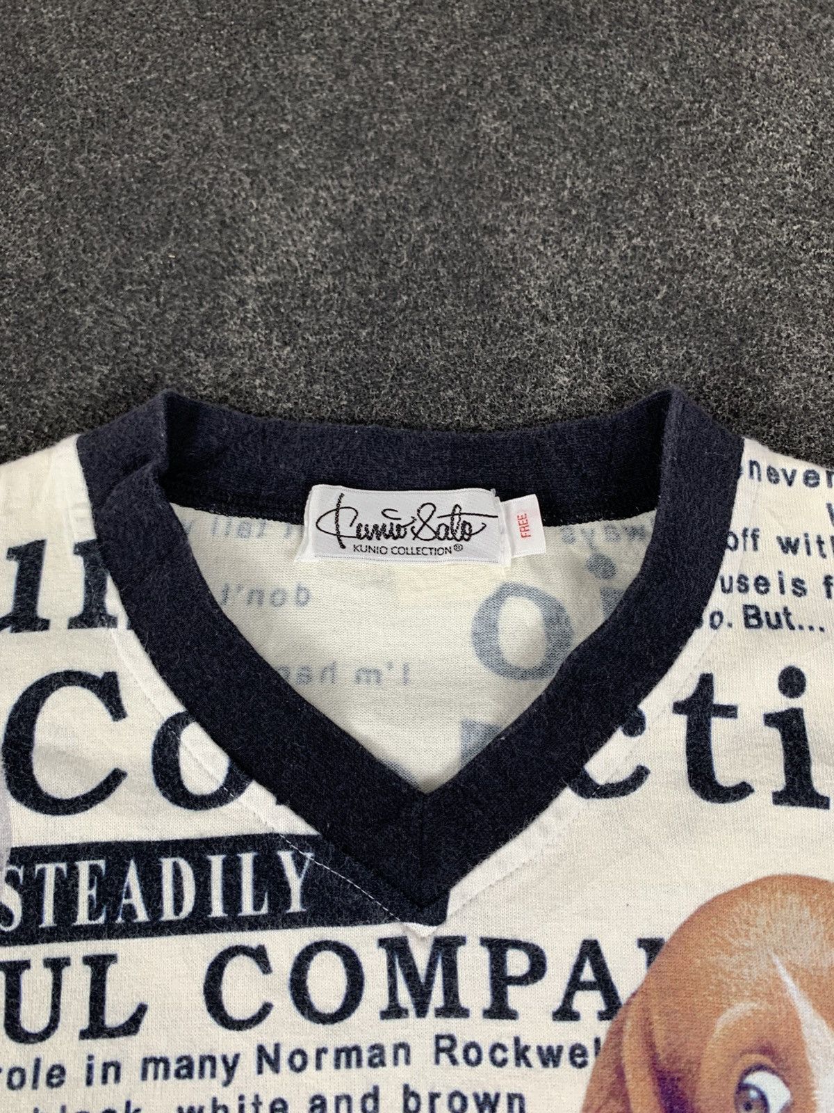Japanese Brand Vintage Kunio Collection All-Over Print V-Neck T-Shirt Size US M / EU 48-50 / 2 - 3 Thumbnail