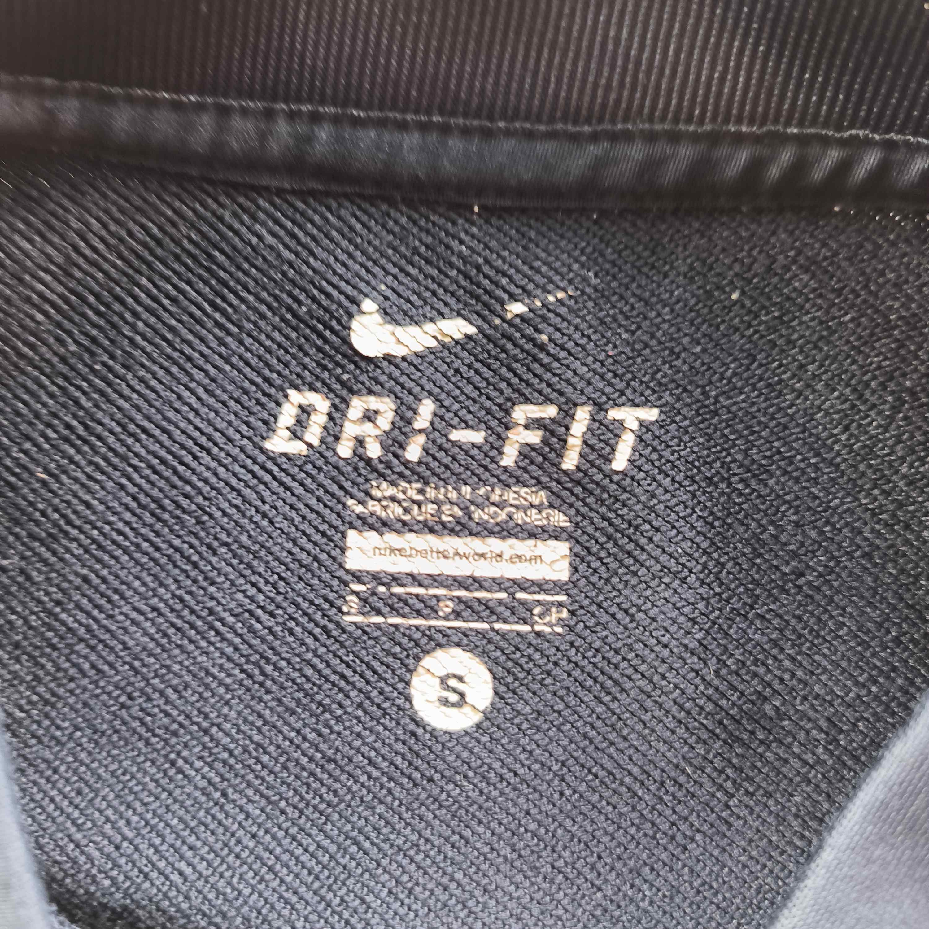 Nike FC Barcelona 2012-13 Nike training top size S Size US S / EU 44-46 / 1 - 4 Thumbnail