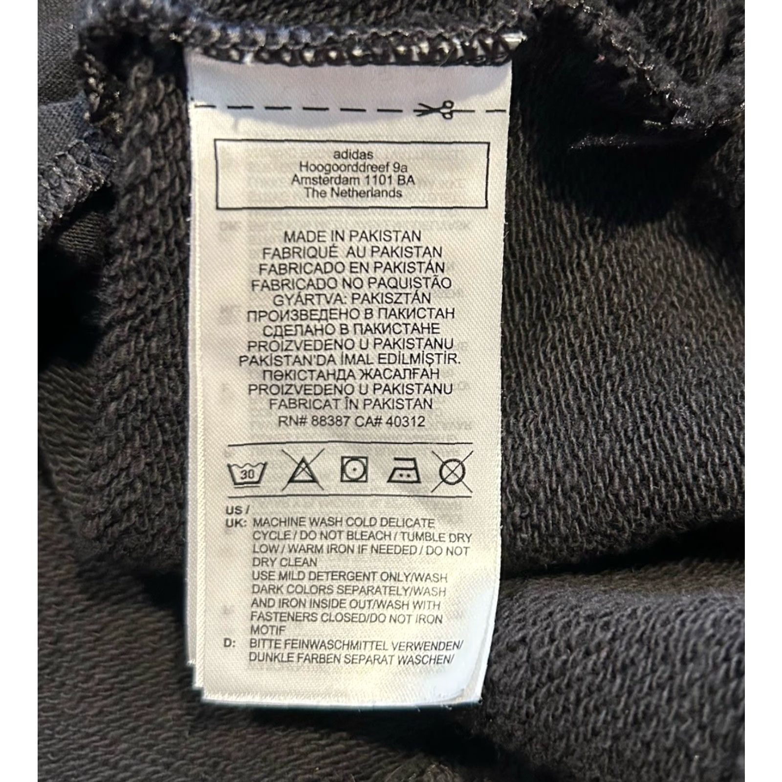 Adidas Adidas Originals R Y V Quarter Zip Pullover Sweatshirt 2XL Men Black Polo Zip Sweatshirt Mens Regular Fit Long Sleeve Hooded? Size US XXL / EU 58 / 5 - 5 Thumbnail
