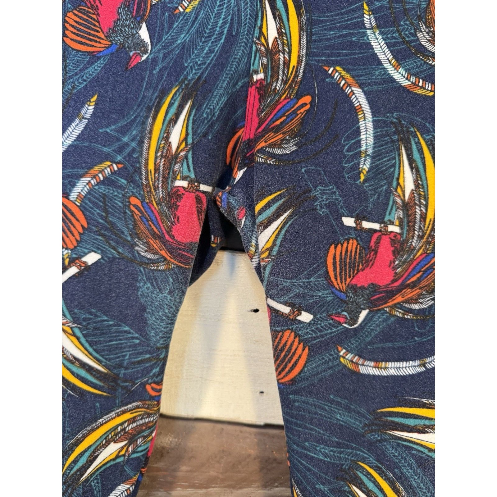 Other LuLaRoe Leggings OS One Size Blue Birds Feathers USED Size 29" - 2 Thumbnail