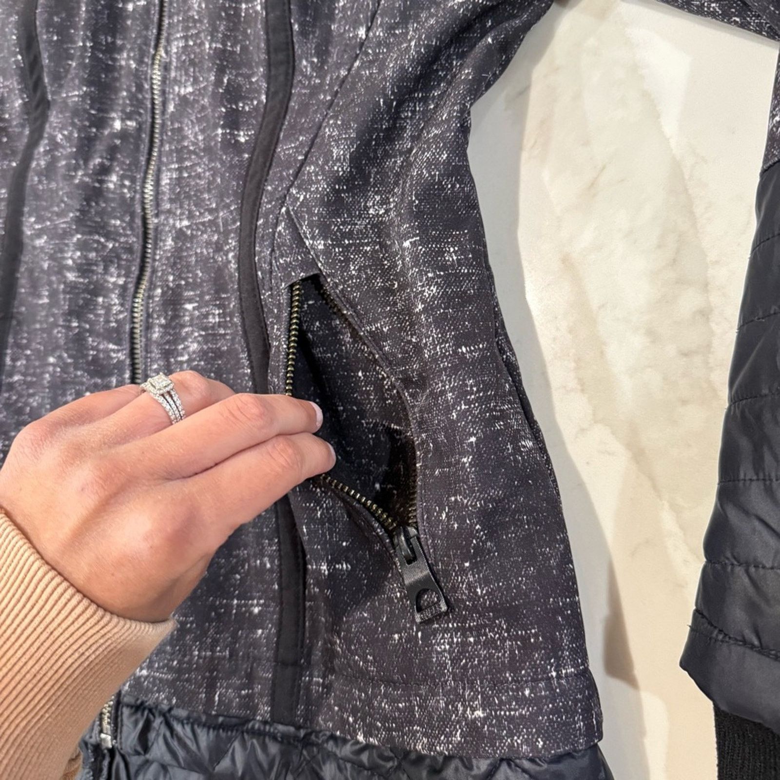 Guess Guess SoftShell FullZip Stand Collar Ski Jacket Womens Small Size S / US 4 / IT 40 - 6 Thumbnail