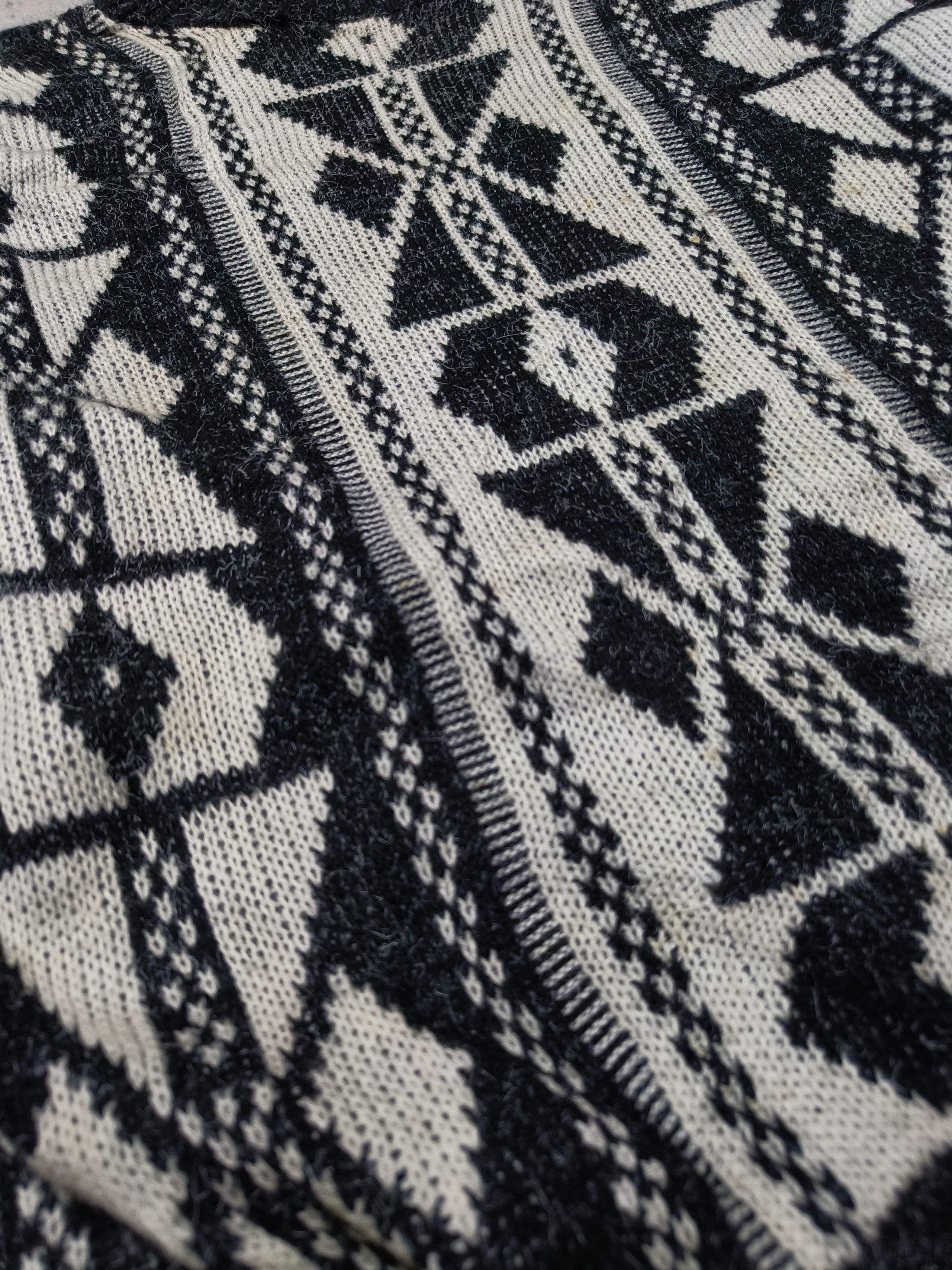 Other Vintage 70s Aztec Navajo Ethnic Abstract Motifs Knit Sweater Size US M / EU 48-50 / 2 - 6 Thumbnail