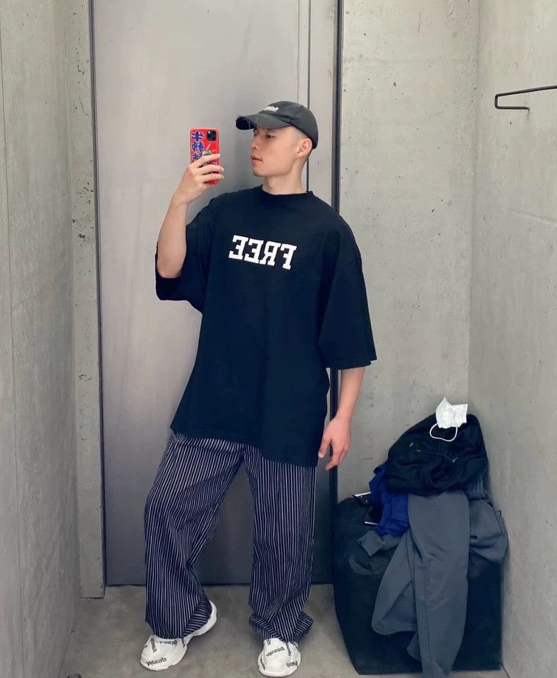 Balenciaga Balenciaga Free letter printed black short sleeves Size US M / EU 48-50 / 2 - 7 Thumbnail