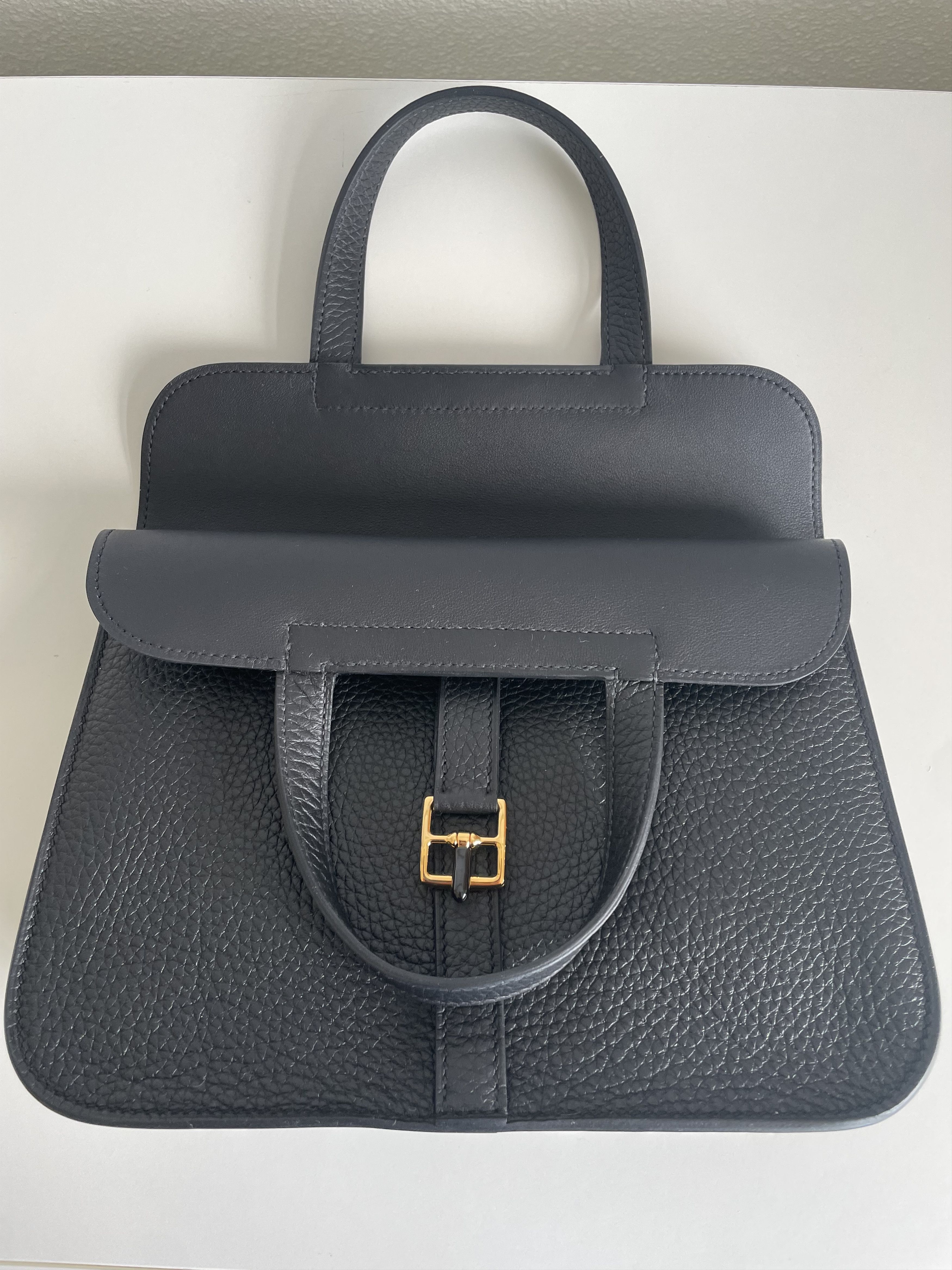 Hermes Hermes Halzan 25 Noir Clemence / Gold Hardware Size ONE SIZE - 12 Thumbnail