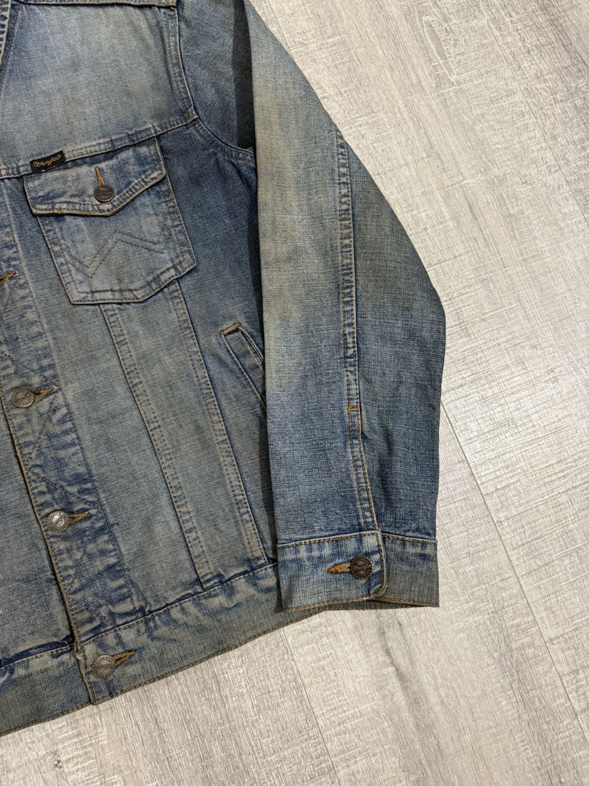 Vintage Vintage sun faded wrangler denim jacket Size US S / EU 44-46 / 1 - 3 Thumbnail