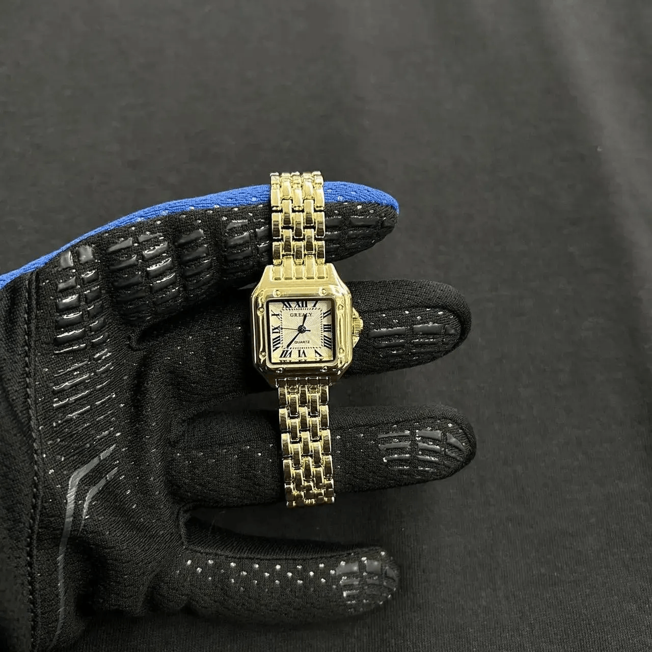 Jewelry Vintage 2000s Style Gold Rectangular Quartz Luxury Watch Size ONE SIZE - 4 Thumbnail
