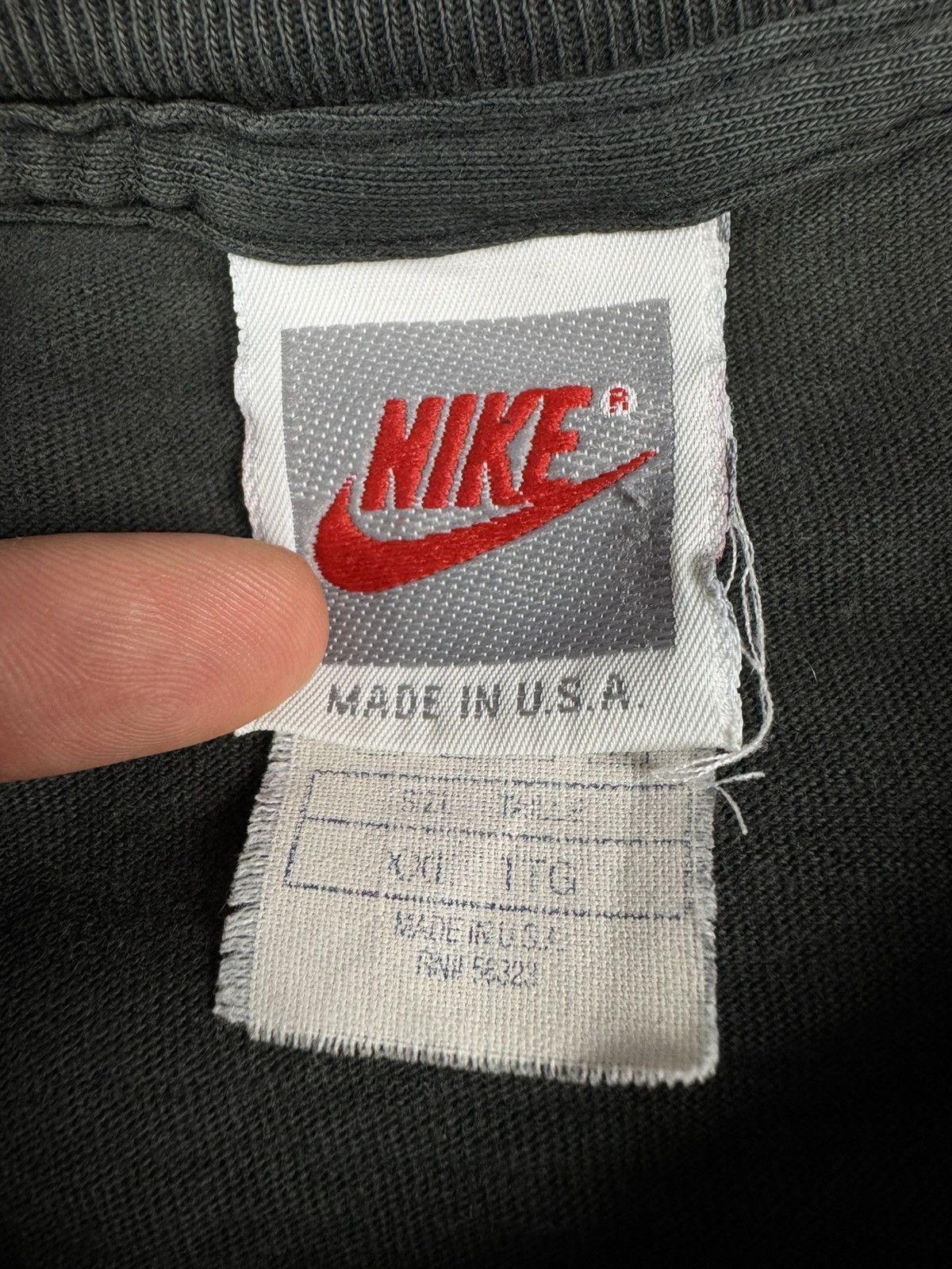 Nike Vintage 1995 Nike David Robinson basketball faded washed tee Size US XXL / EU 58 / 5 - 8 Thumbnail